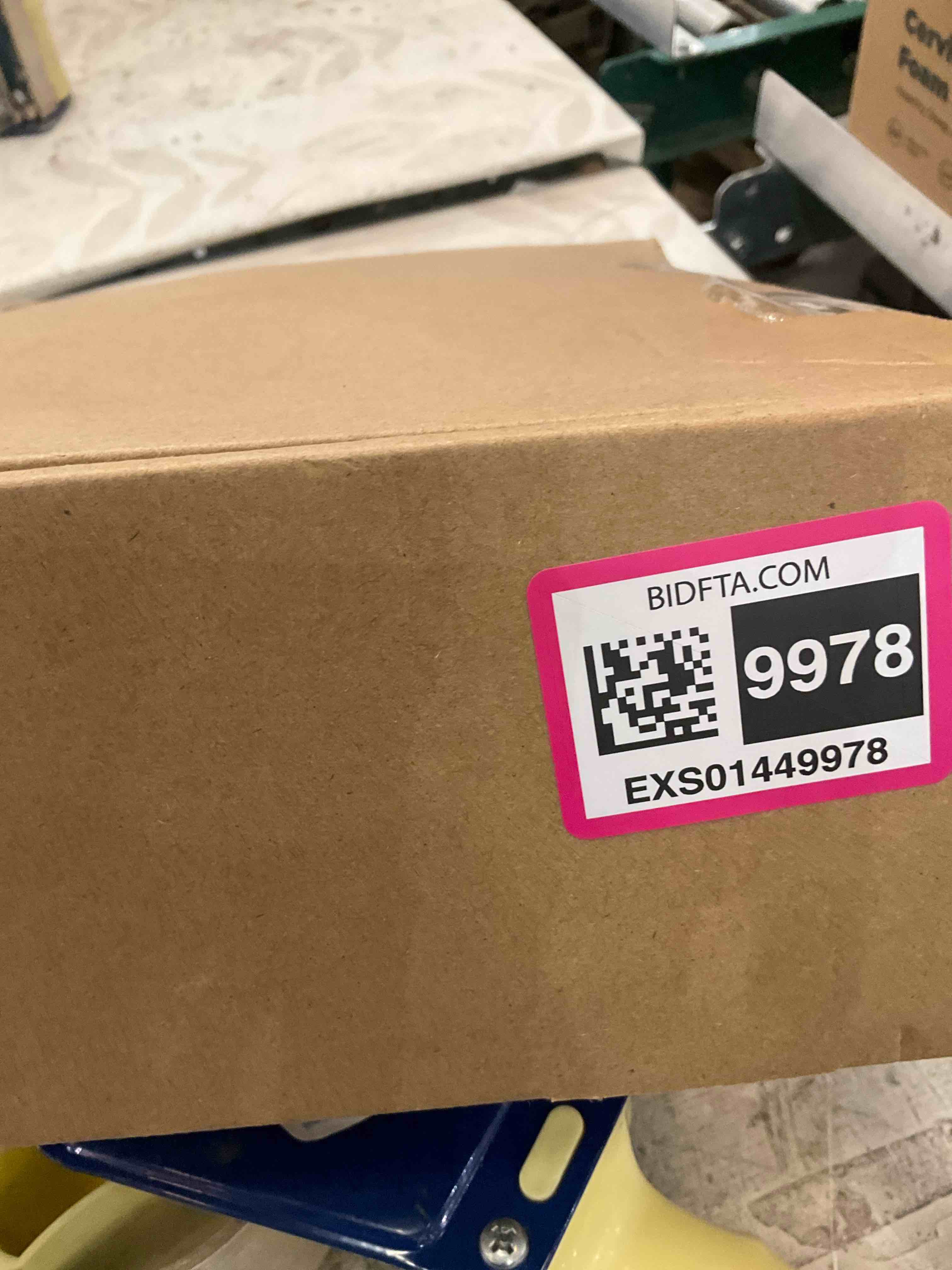 https://s3.amazonaws.com/lotting-images-prod/BargainHunt/EXS01449978_1717786444427.jpeg