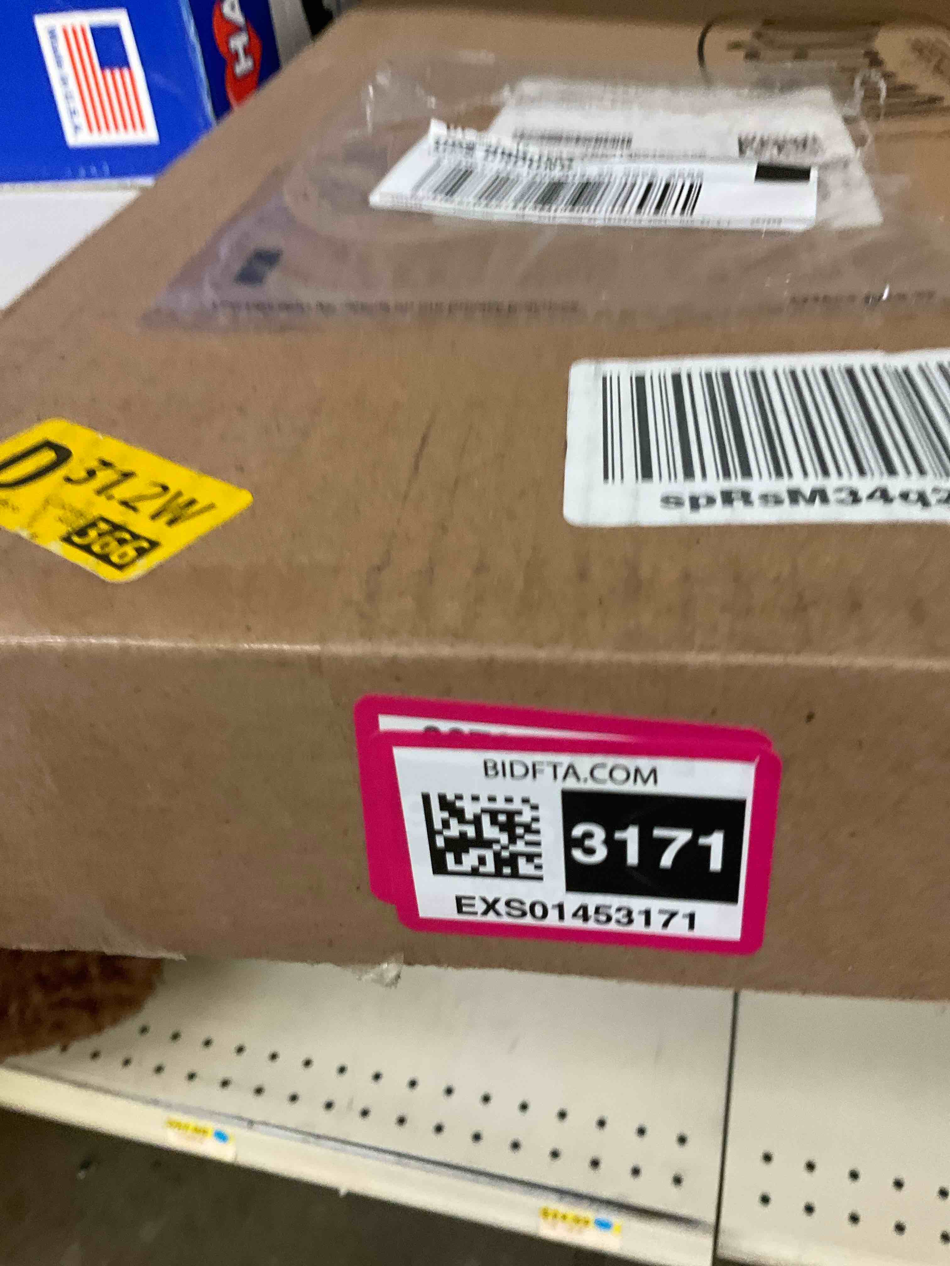 https://s3.amazonaws.com/lotting-images-prod/BargainHunt/EXS01453171_1722009428966.jpeg
