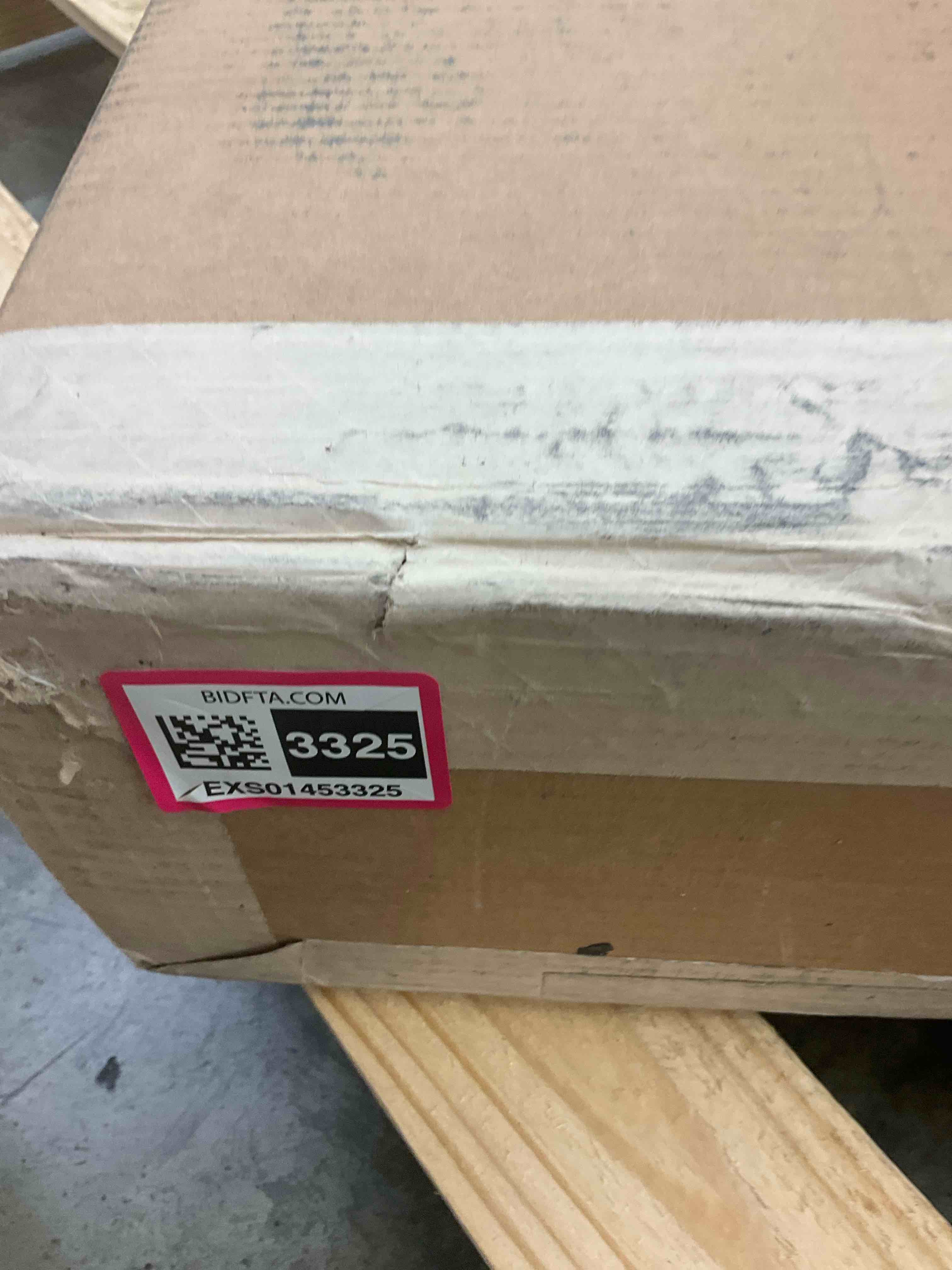https://s3.amazonaws.com/lotting-images-prod/BargainHunt/EXS01453325_1722974713219.jpeg