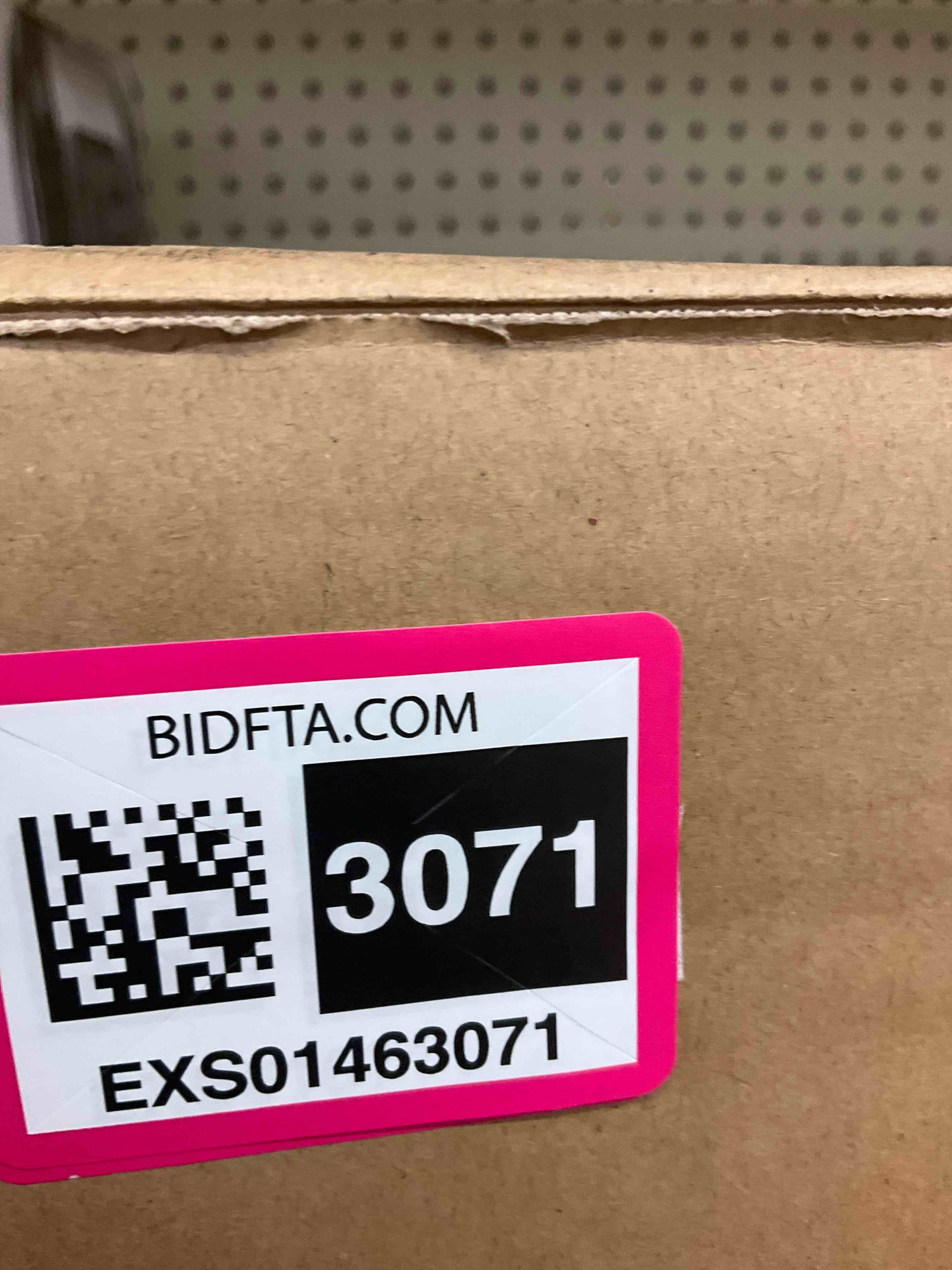 https://s3.amazonaws.com/lotting-images-prod/BargainHunt/EXS01463071_1720193281887.jpeg