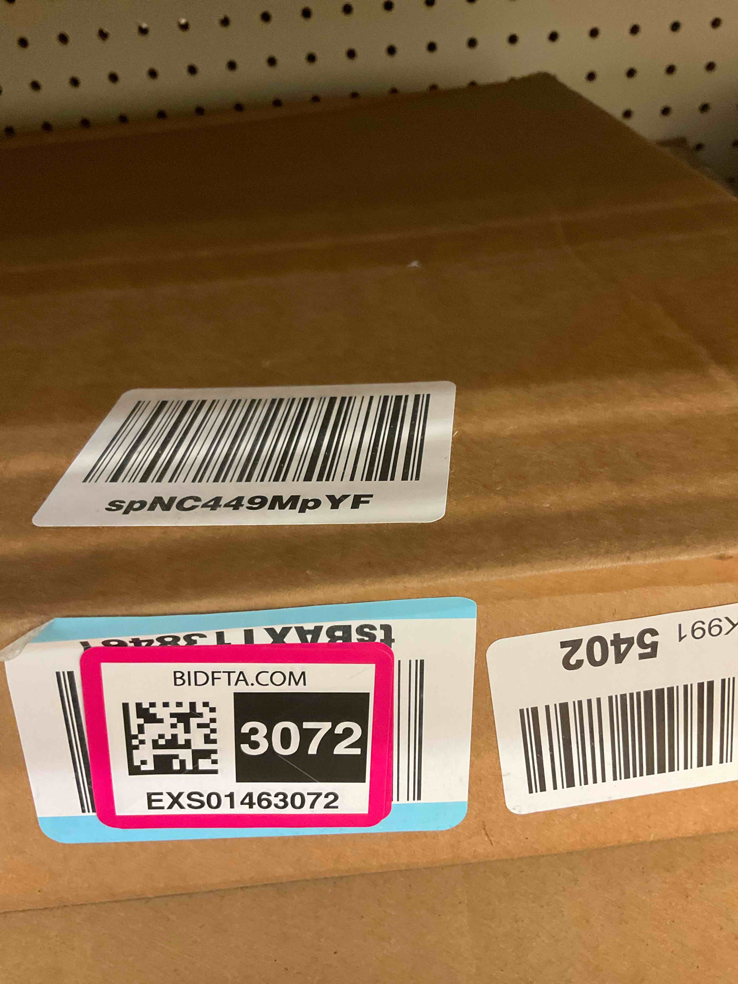 https://s3.amazonaws.com/lotting-images-prod/BargainHunt/EXS01463072_1720193331713.jpeg