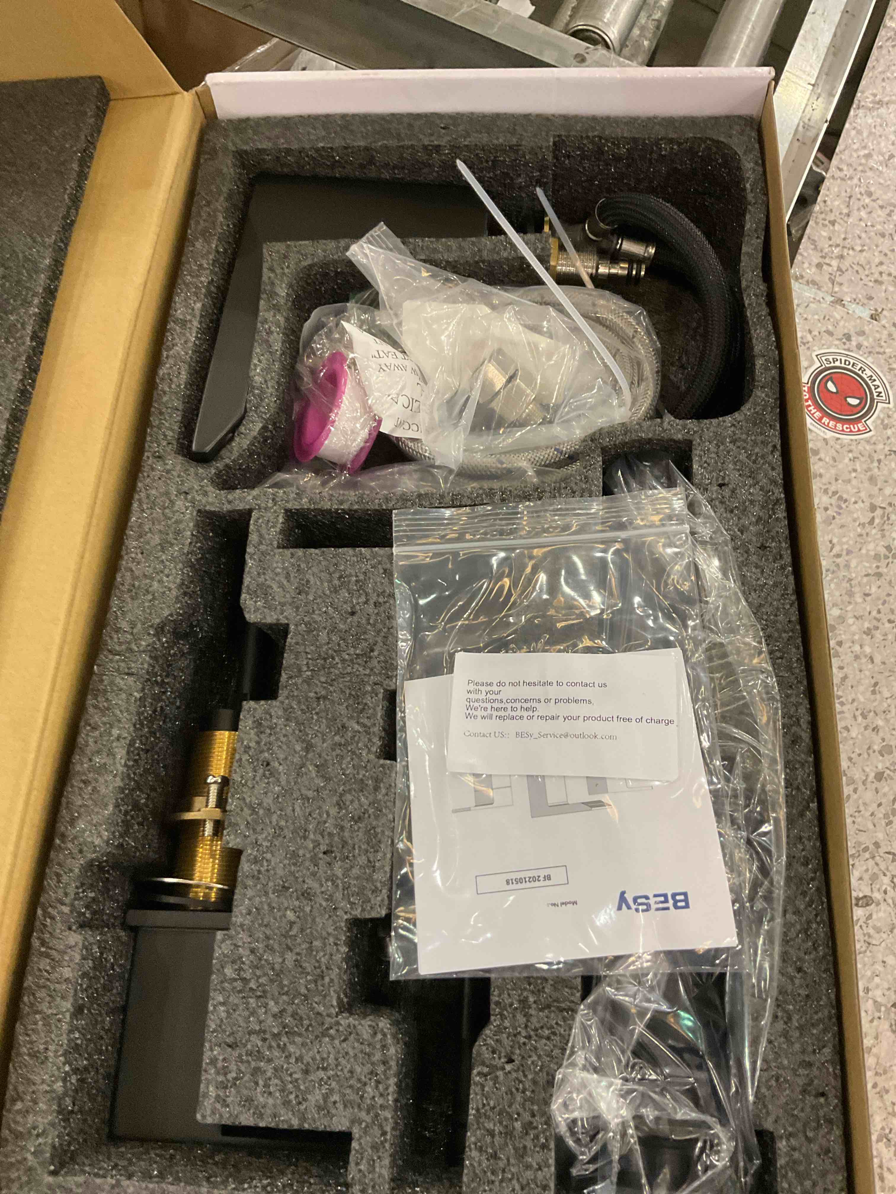 https://s3.amazonaws.com/lotting-images-prod/BargainHunt/EXS01470758_1721840393206.jpeg