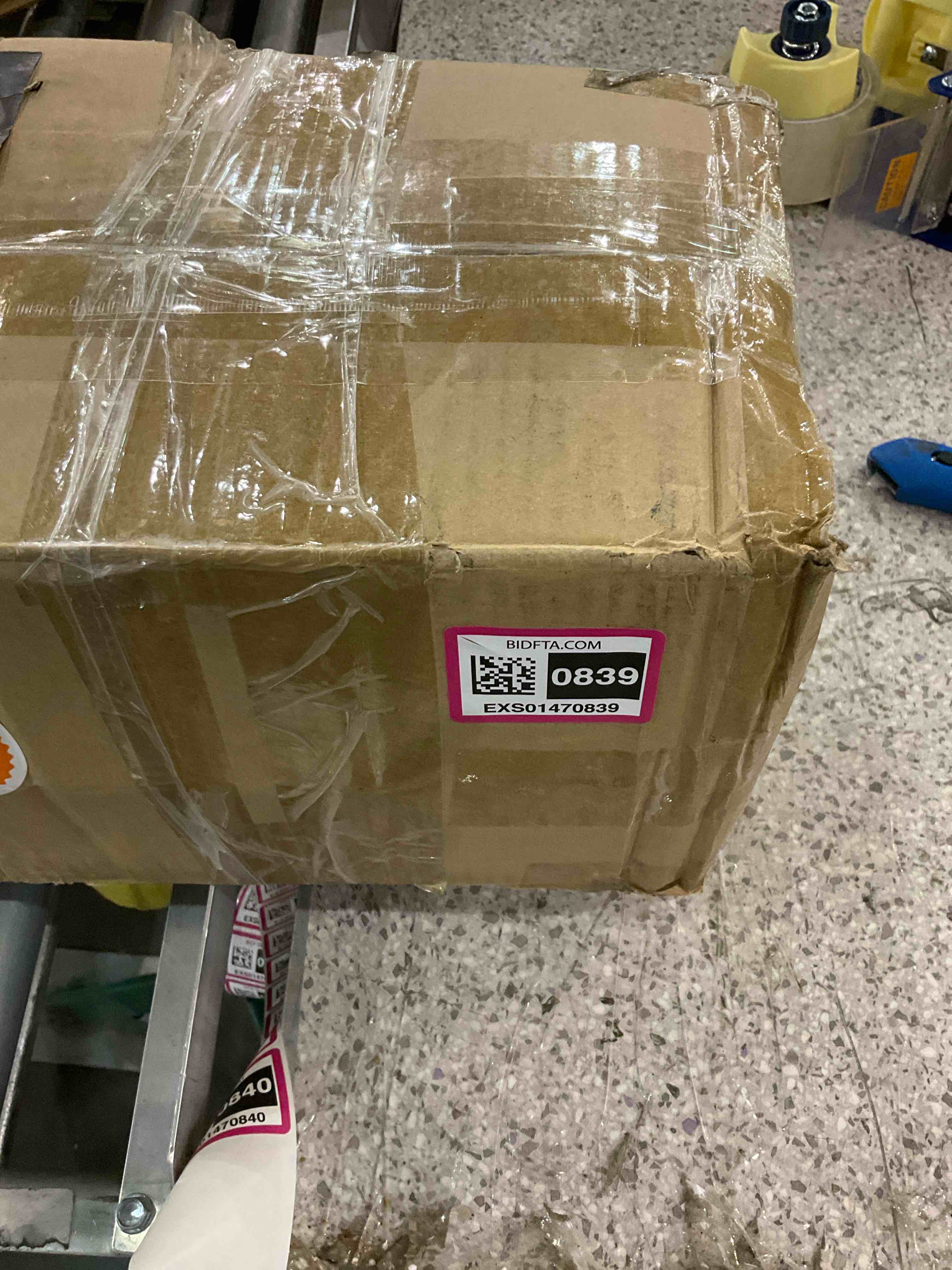 https://s3.amazonaws.com/lotting-images-prod/BargainHunt/EXS01470839_1721908816158.jpeg