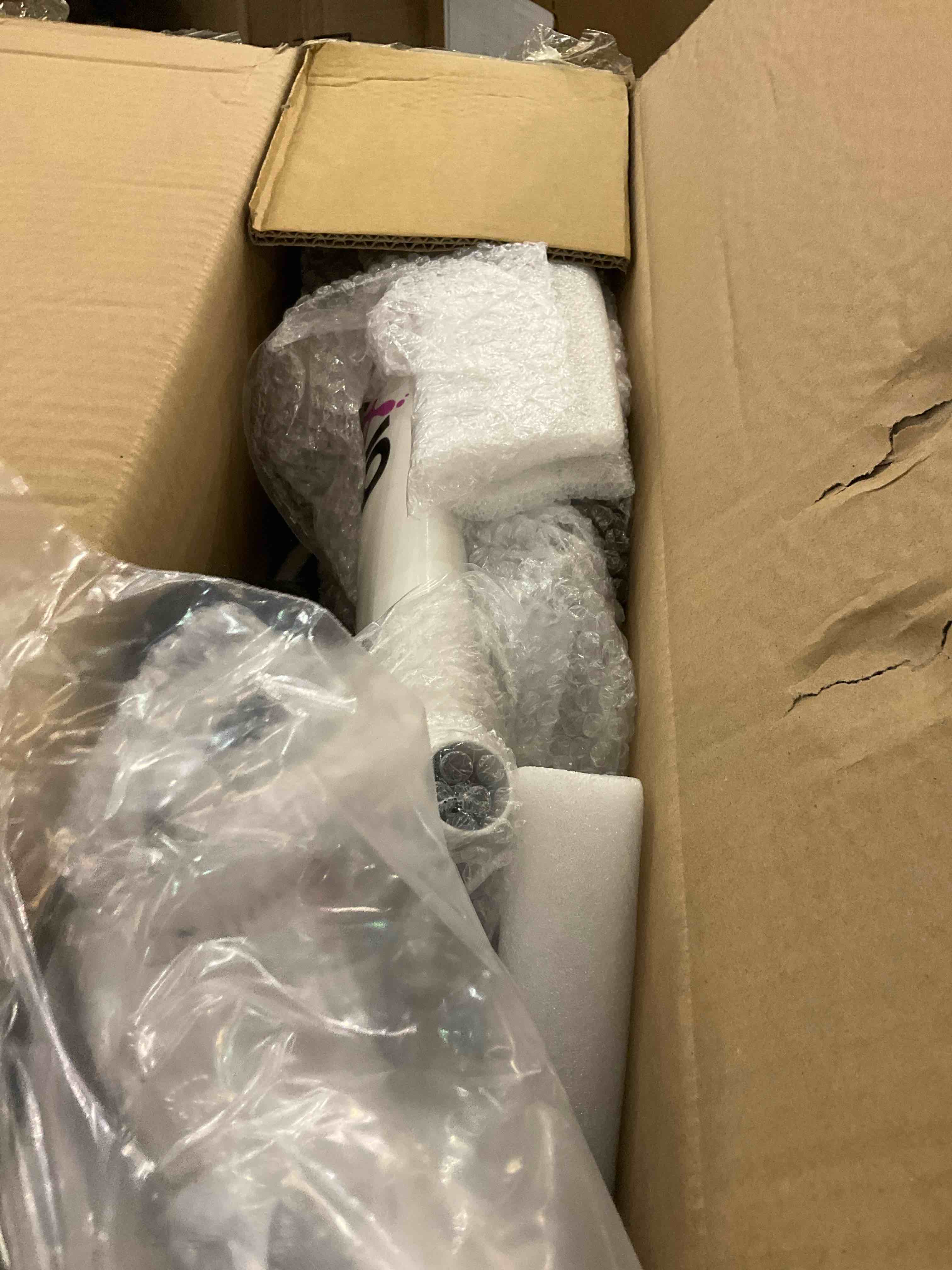 https://s3.amazonaws.com/lotting-images-prod/BargainHunt/EXS01470936_1721926101580.jpeg