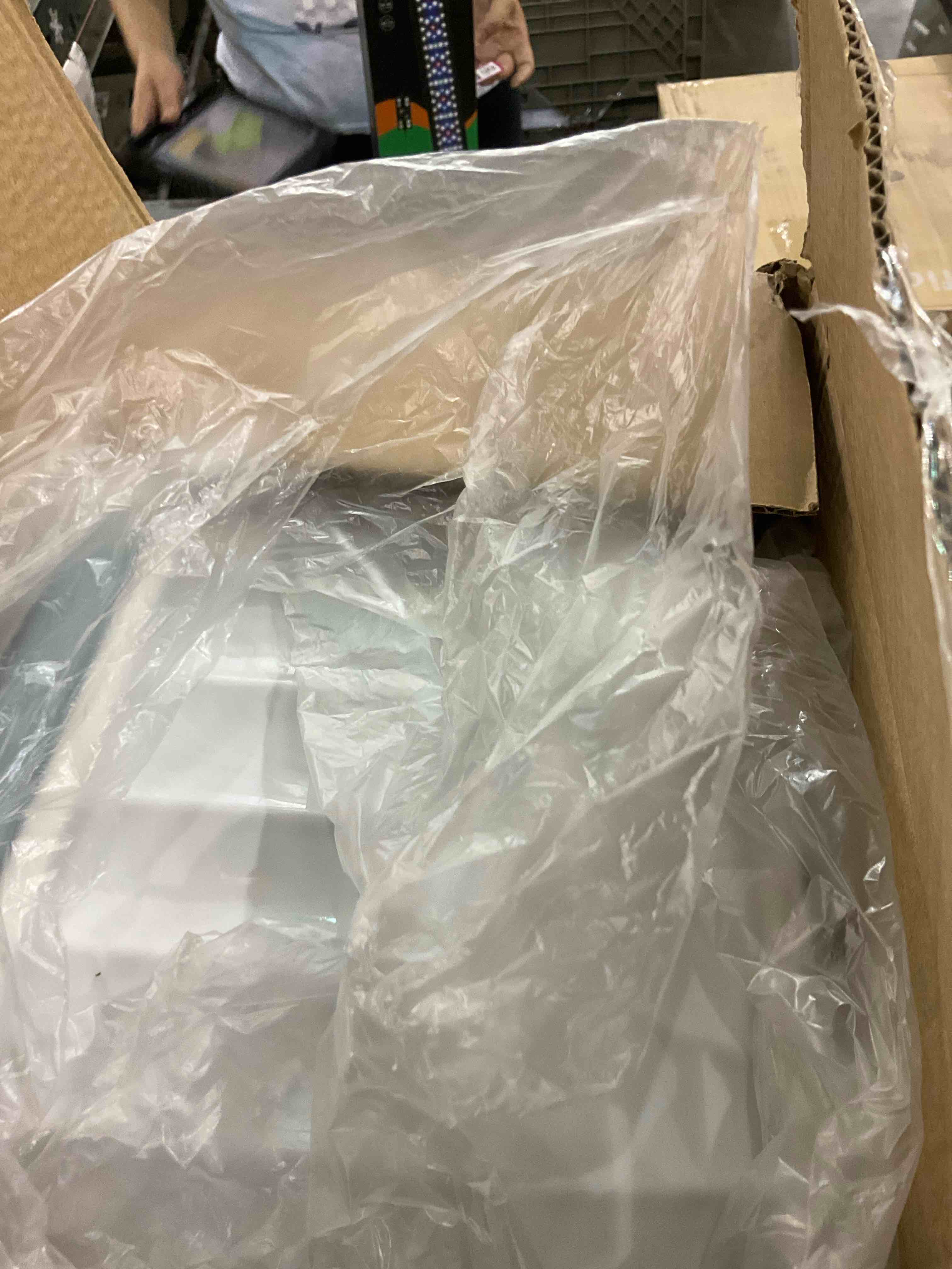 https://s3.amazonaws.com/lotting-images-prod/BargainHunt/EXS01471218_1718279309019.jpeg