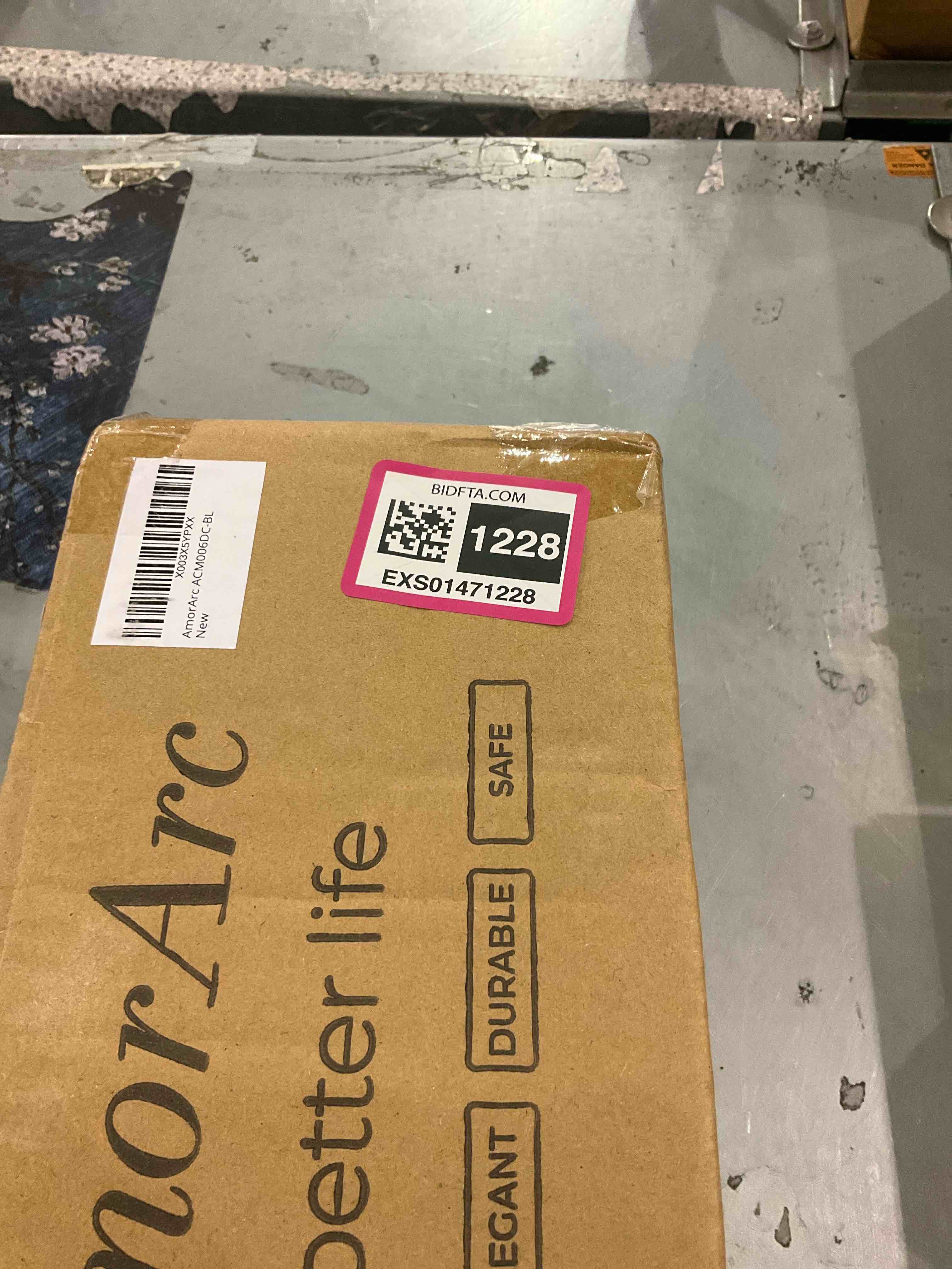 https://s3.amazonaws.com/lotting-images-prod/BargainHunt/EXS01471228_1718280176799.jpeg
