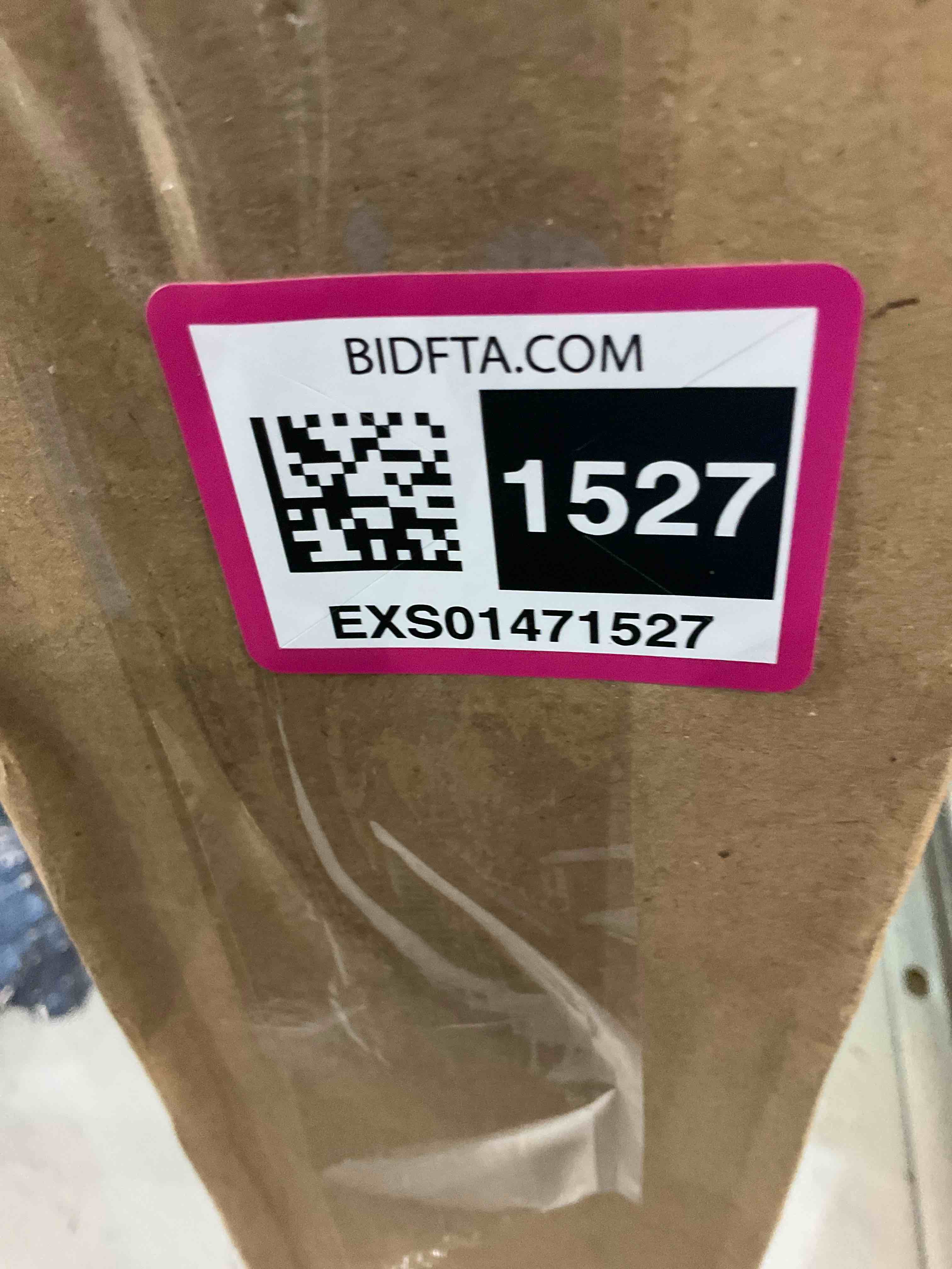https://s3.amazonaws.com/lotting-images-prod/BargainHunt/EXS01471527_1717764751452.jpeg