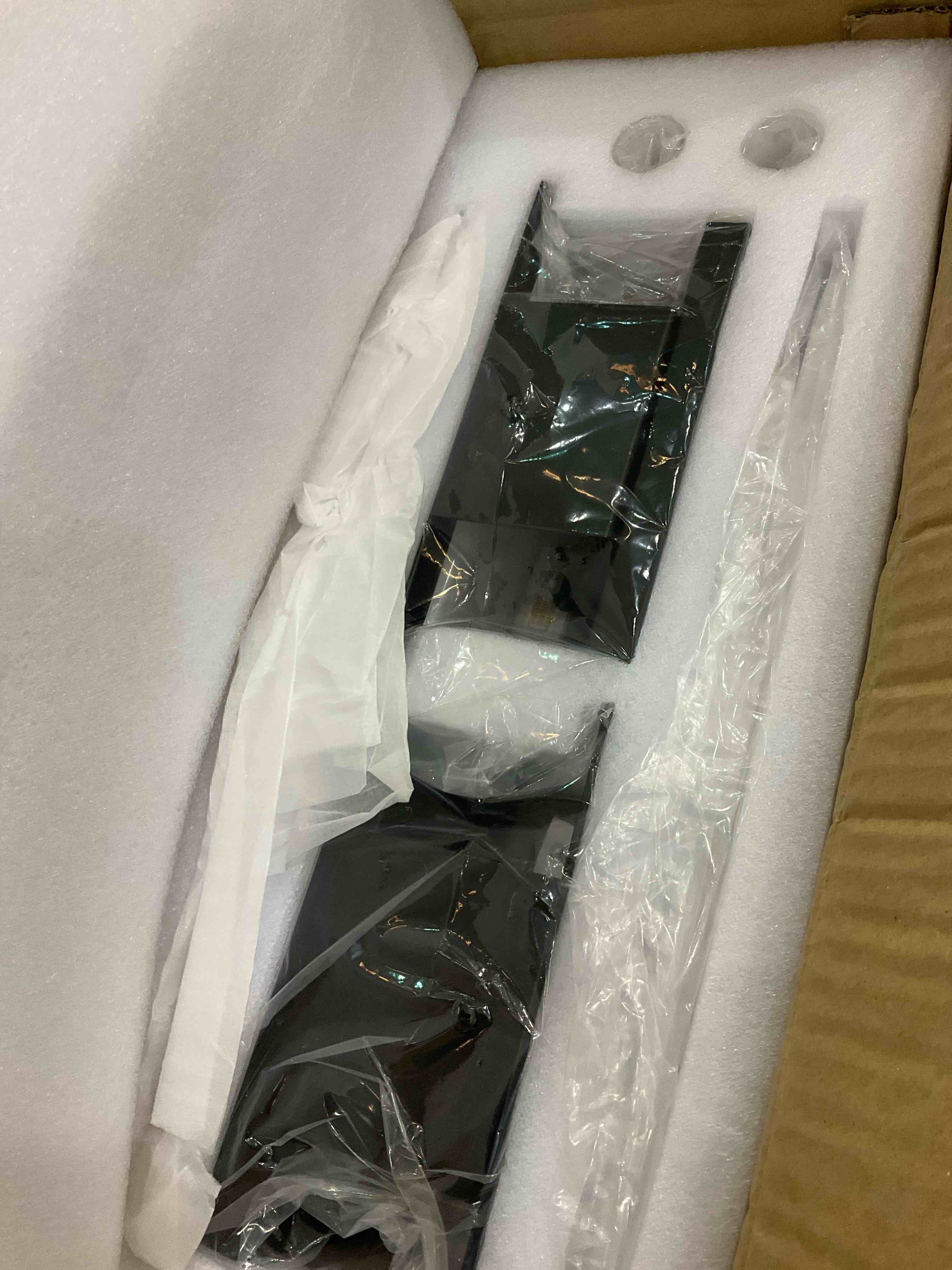 https://s3.amazonaws.com/lotting-images-prod/BargainHunt/EXS01471530_1717767040829.jpeg