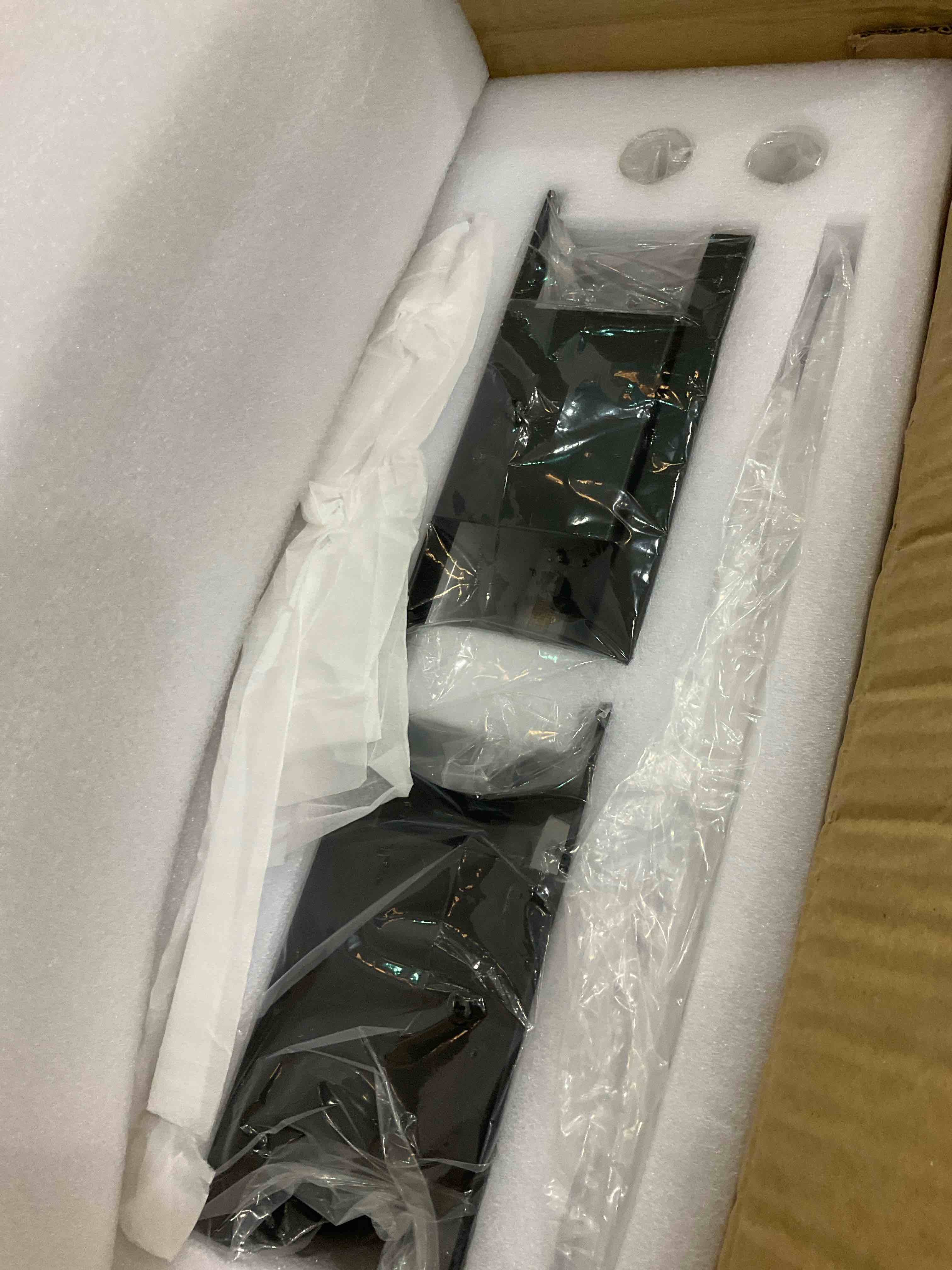 https://s3.amazonaws.com/lotting-images-prod/BargainHunt/EXS01471530_1717767041744.jpeg