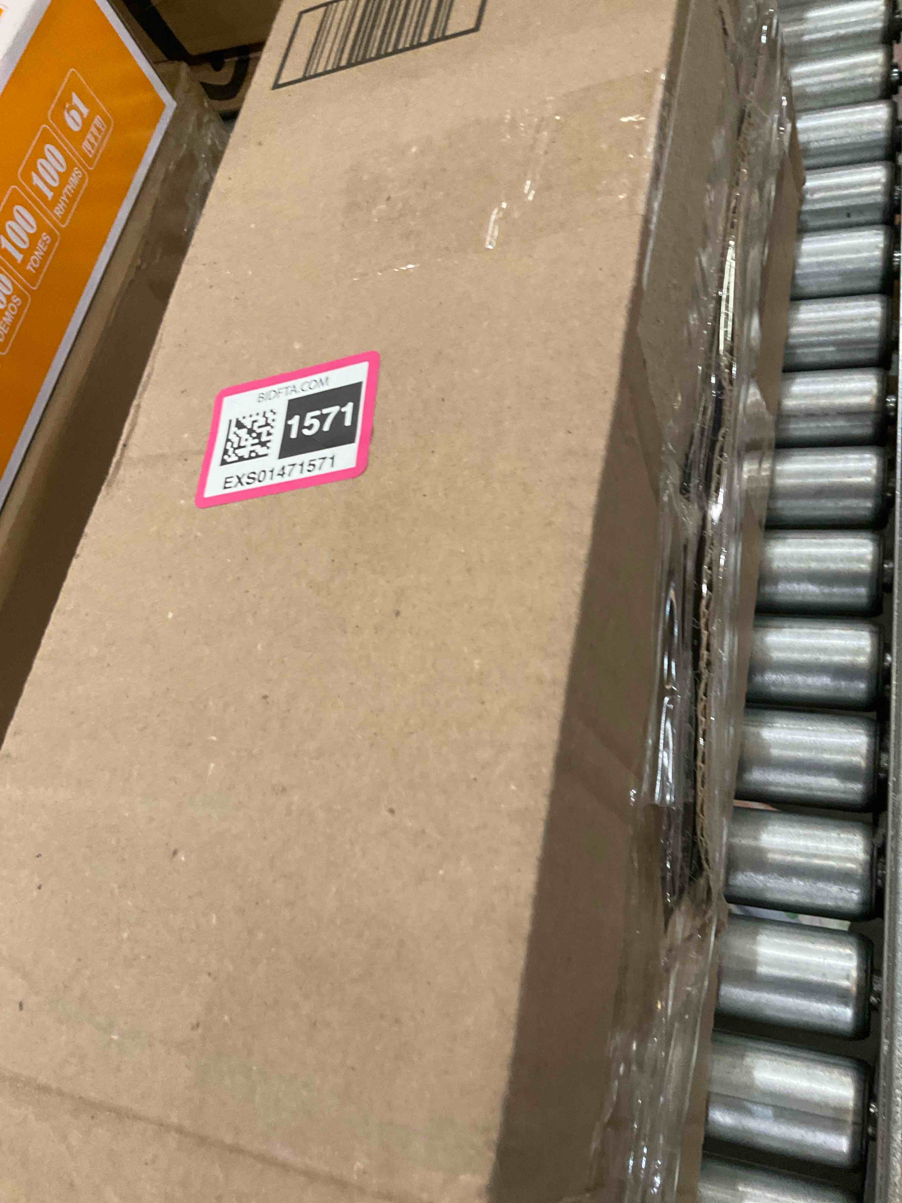 https://s3.amazonaws.com/lotting-images-prod/BargainHunt/EXS01471571_1717773658447.jpeg