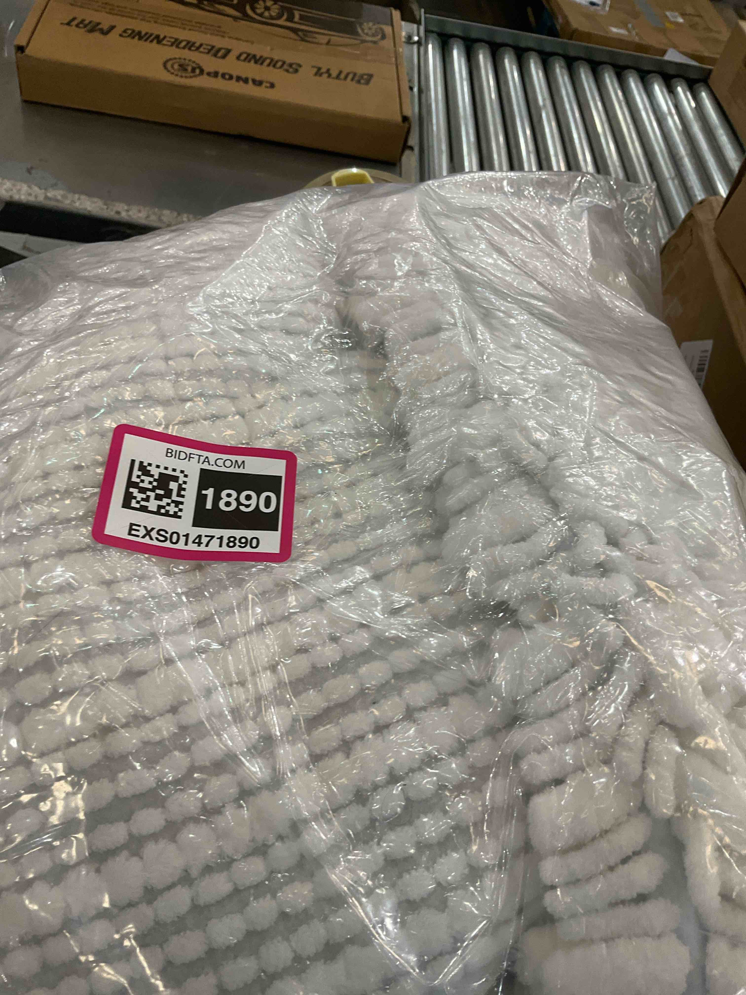 https://s3.amazonaws.com/lotting-images-prod/BargainHunt/EXS01471890_1718126539646.jpeg