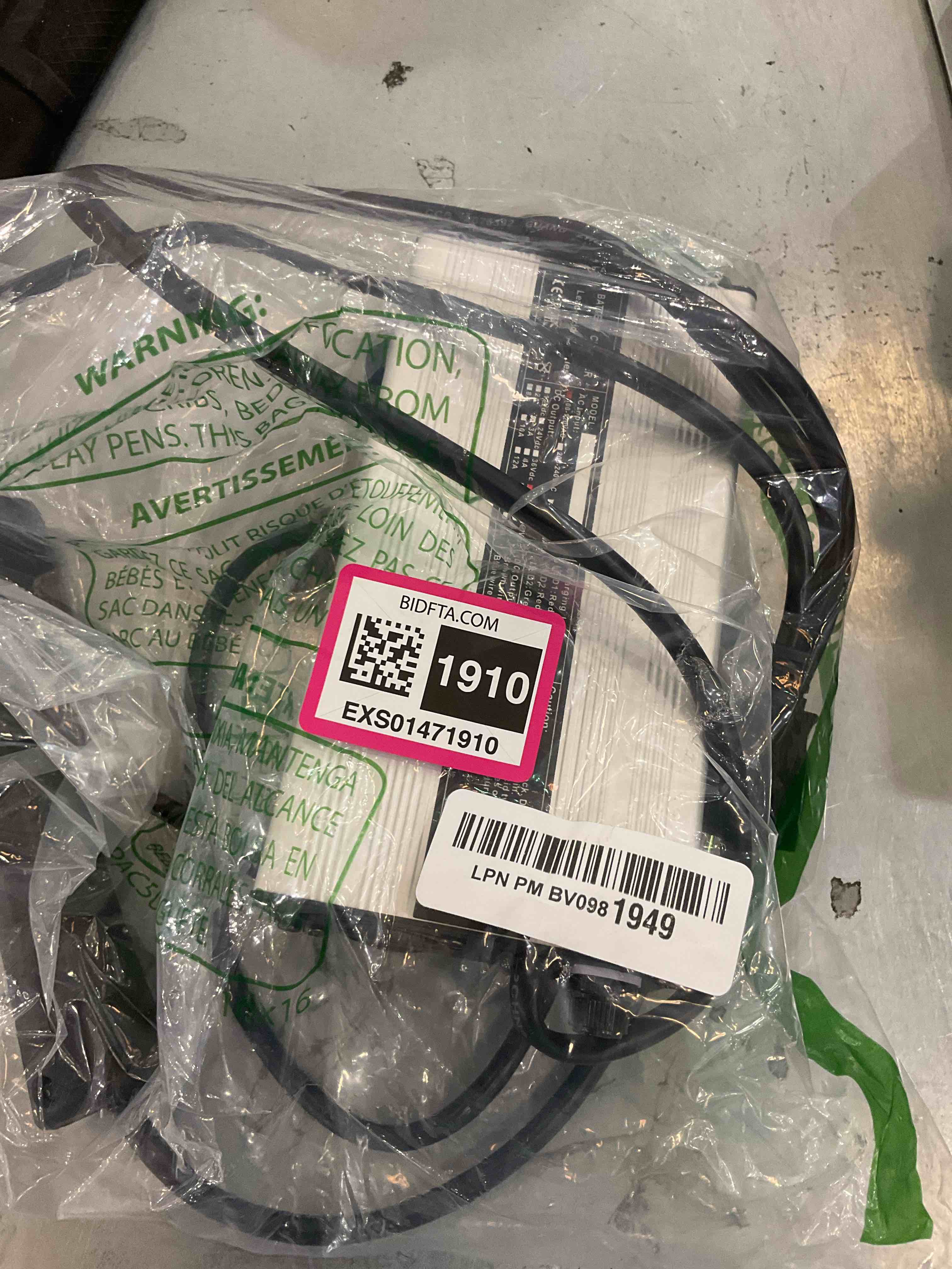 https://s3.amazonaws.com/lotting-images-prod/BargainHunt/EXS01471910_1718128078493.jpeg