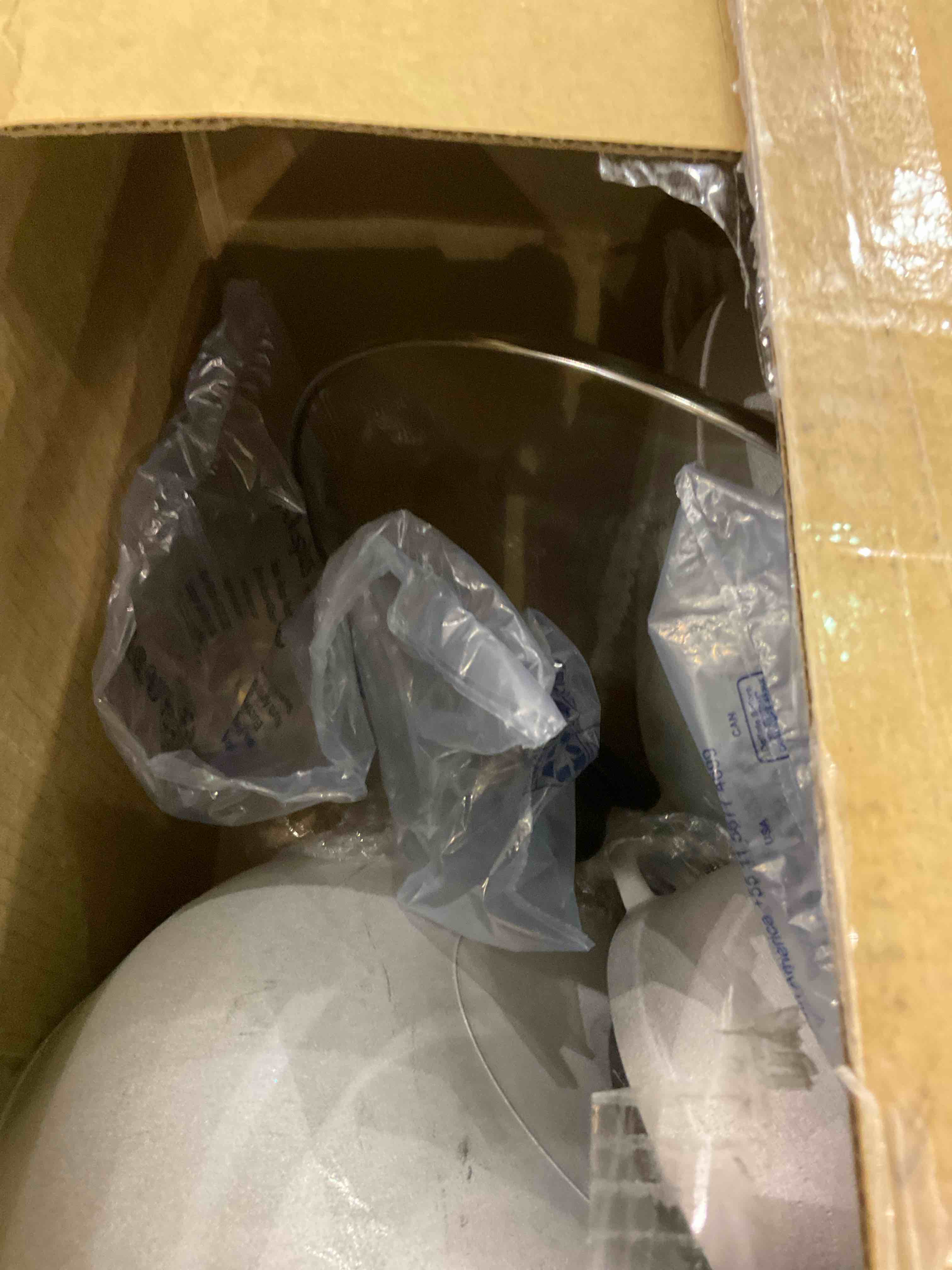 https://s3.amazonaws.com/lotting-images-prod/BargainHunt/EXS01472061_1717761205045.jpeg