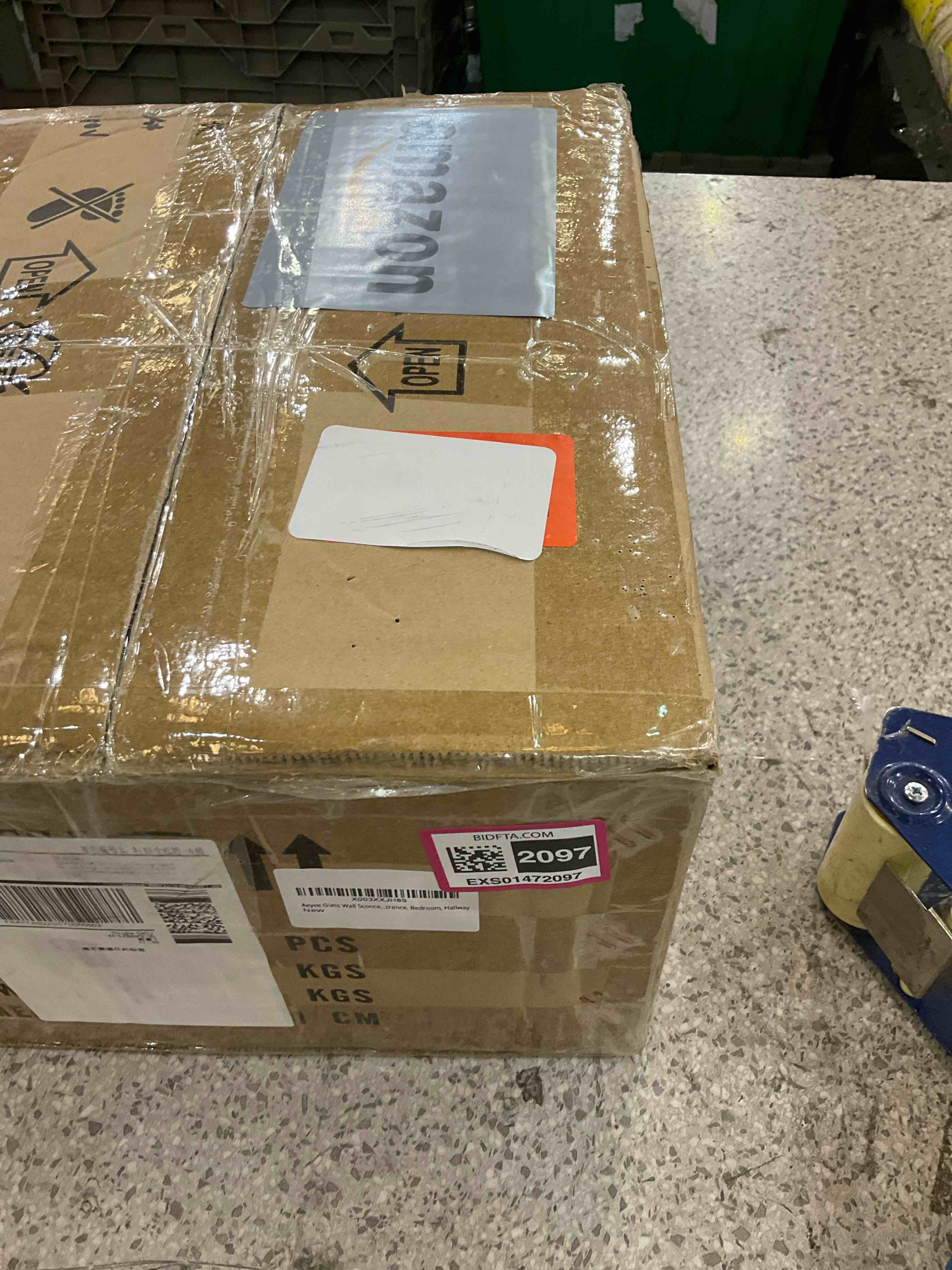 https://s3.amazonaws.com/lotting-images-prod/BargainHunt/EXS01472097_1717767242549.jpeg
