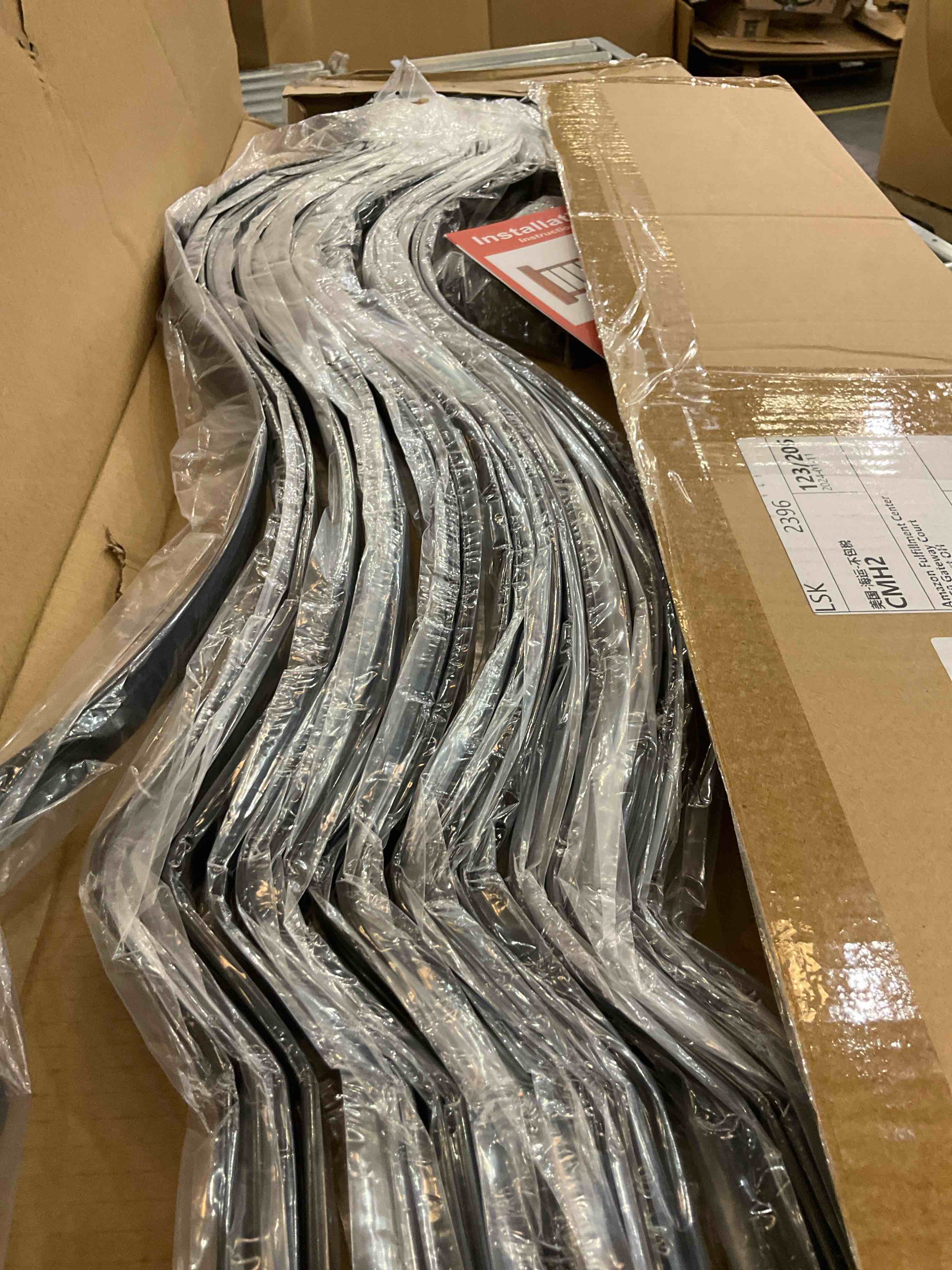 https://s3.amazonaws.com/lotting-images-prod/BargainHunt/EXS01472149_1717774610773.jpeg