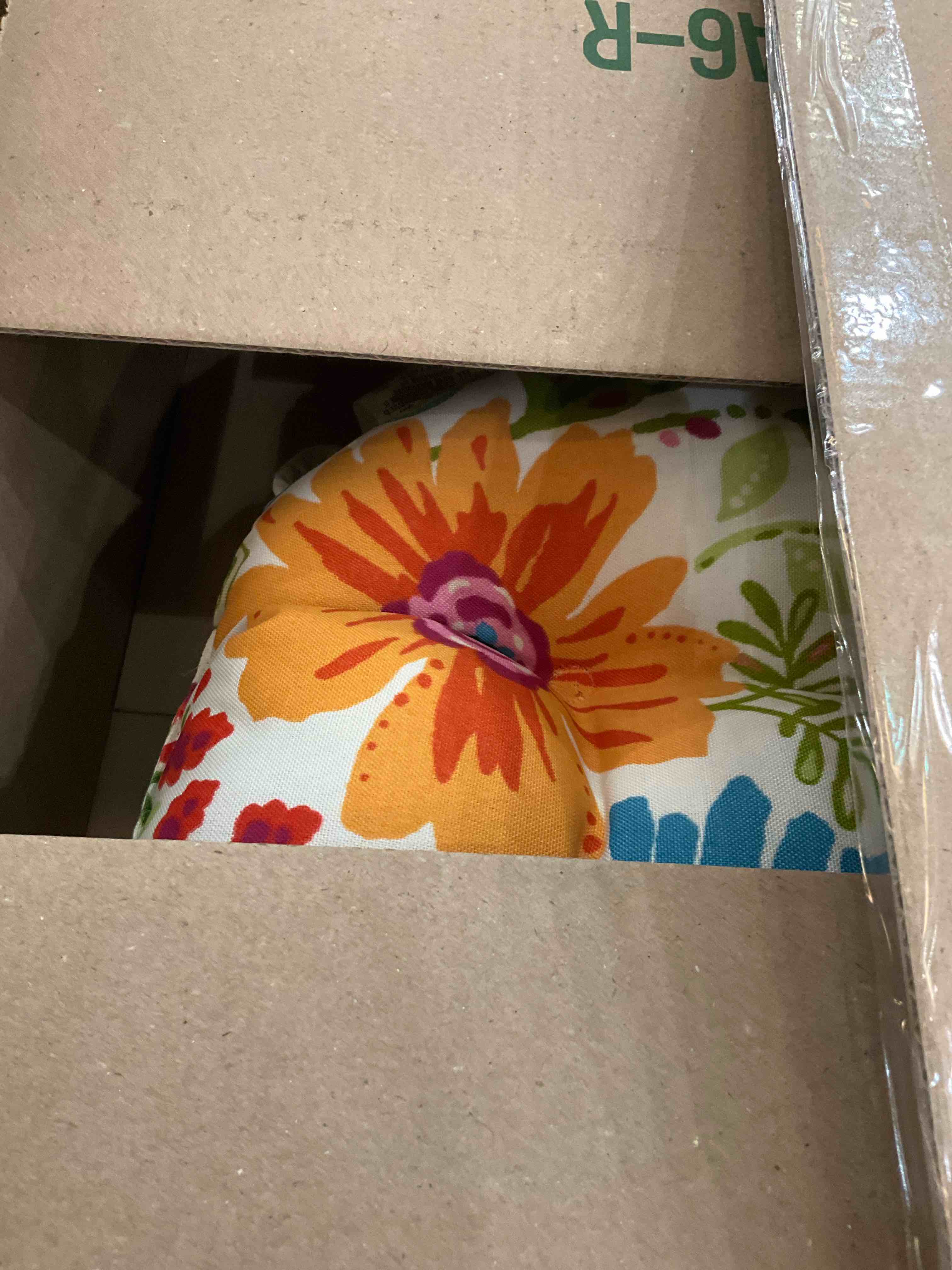 https://s3.amazonaws.com/lotting-images-prod/BargainHunt/EXS01472188_1717782162772.jpeg