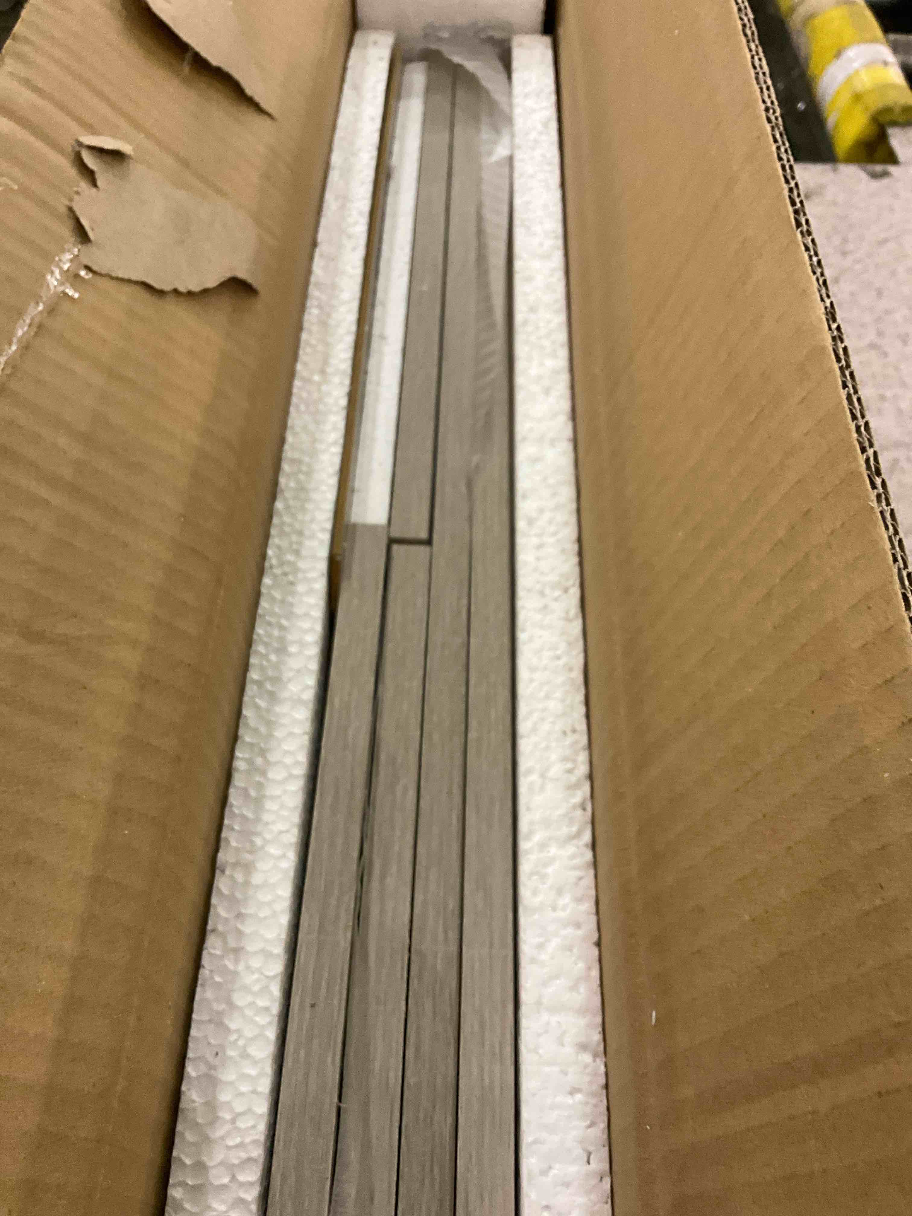 https://s3.amazonaws.com/lotting-images-prod/BargainHunt/EXS01472380_1718195544814.jpeg