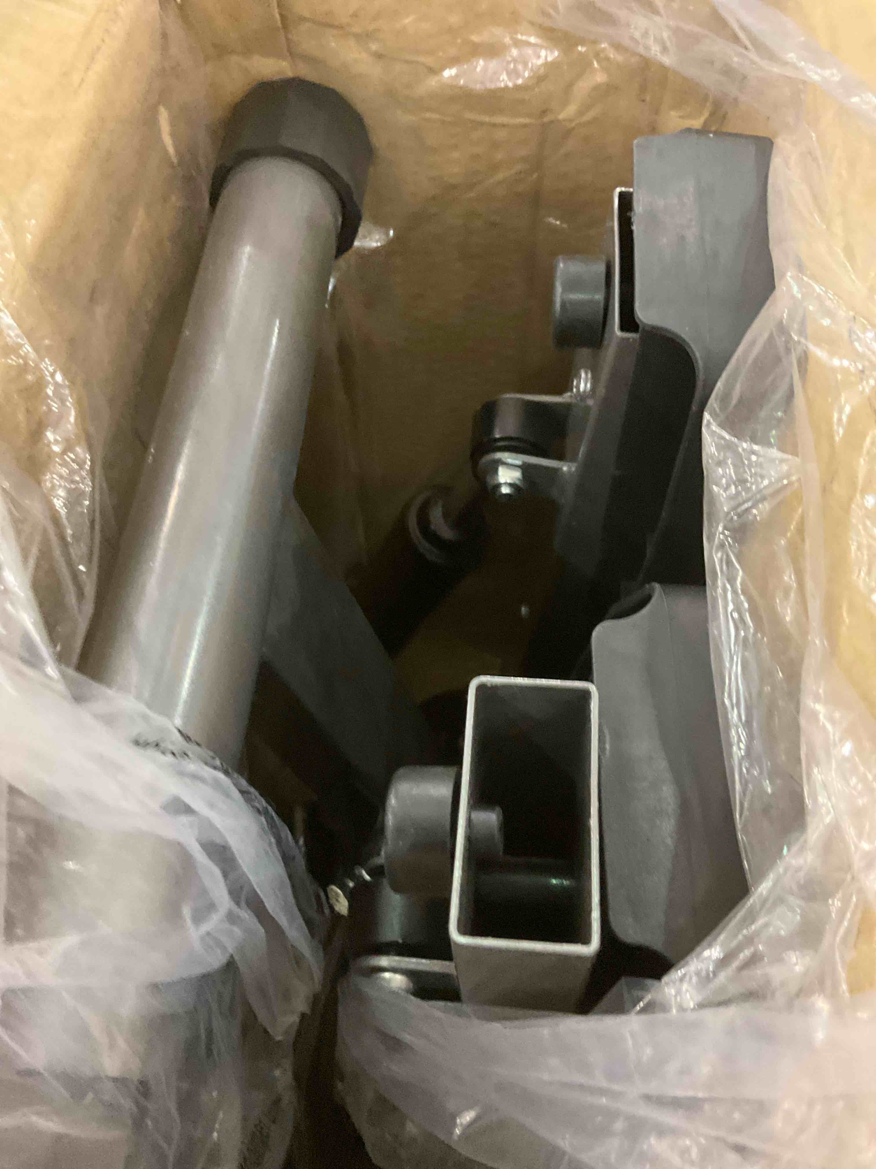 https://s3.amazonaws.com/lotting-images-prod/BargainHunt/EXS01472536_1718020568923.jpeg