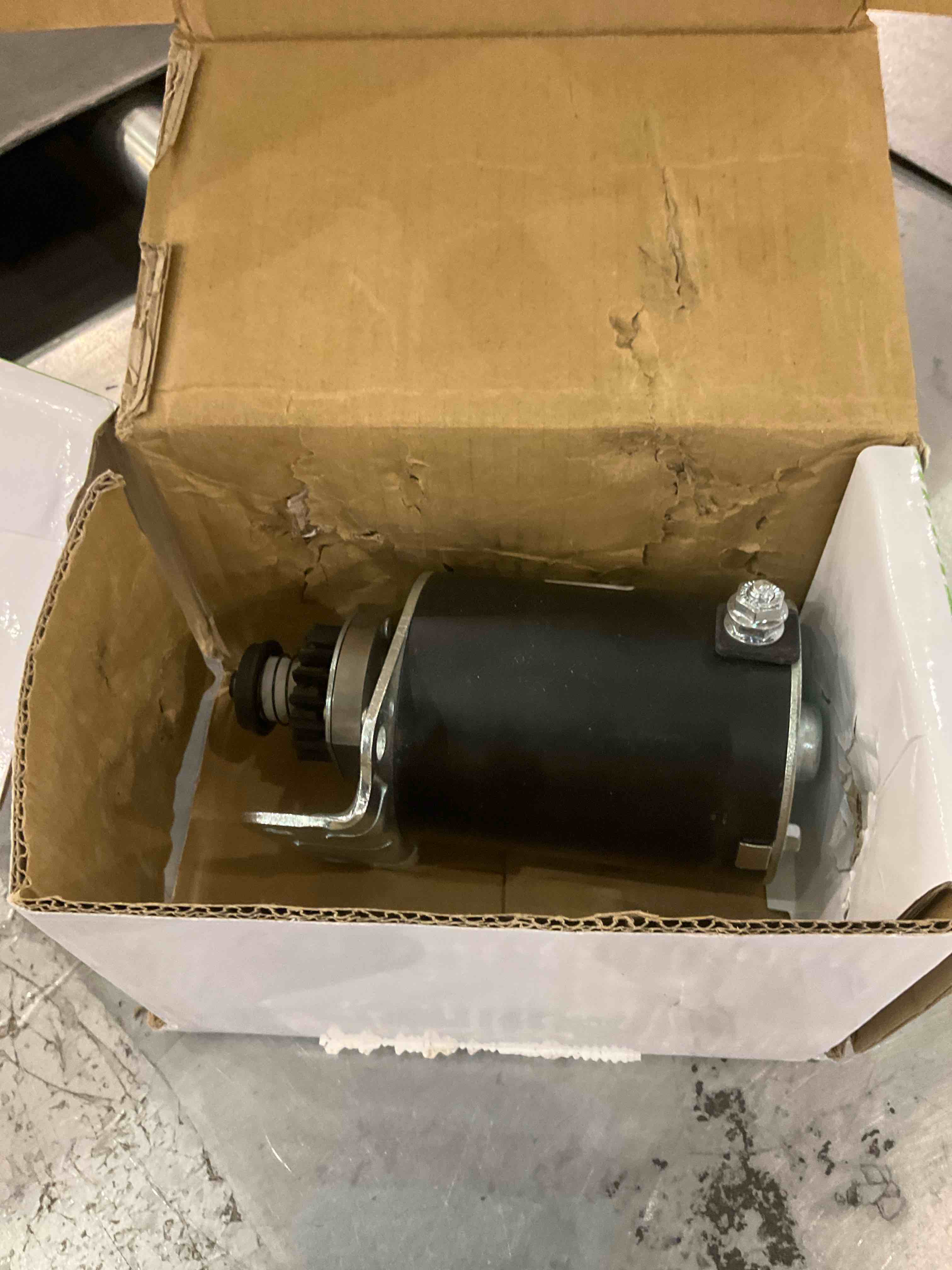 https://s3.amazonaws.com/lotting-images-prod/BargainHunt/EXS01472915_1718277503967.jpeg