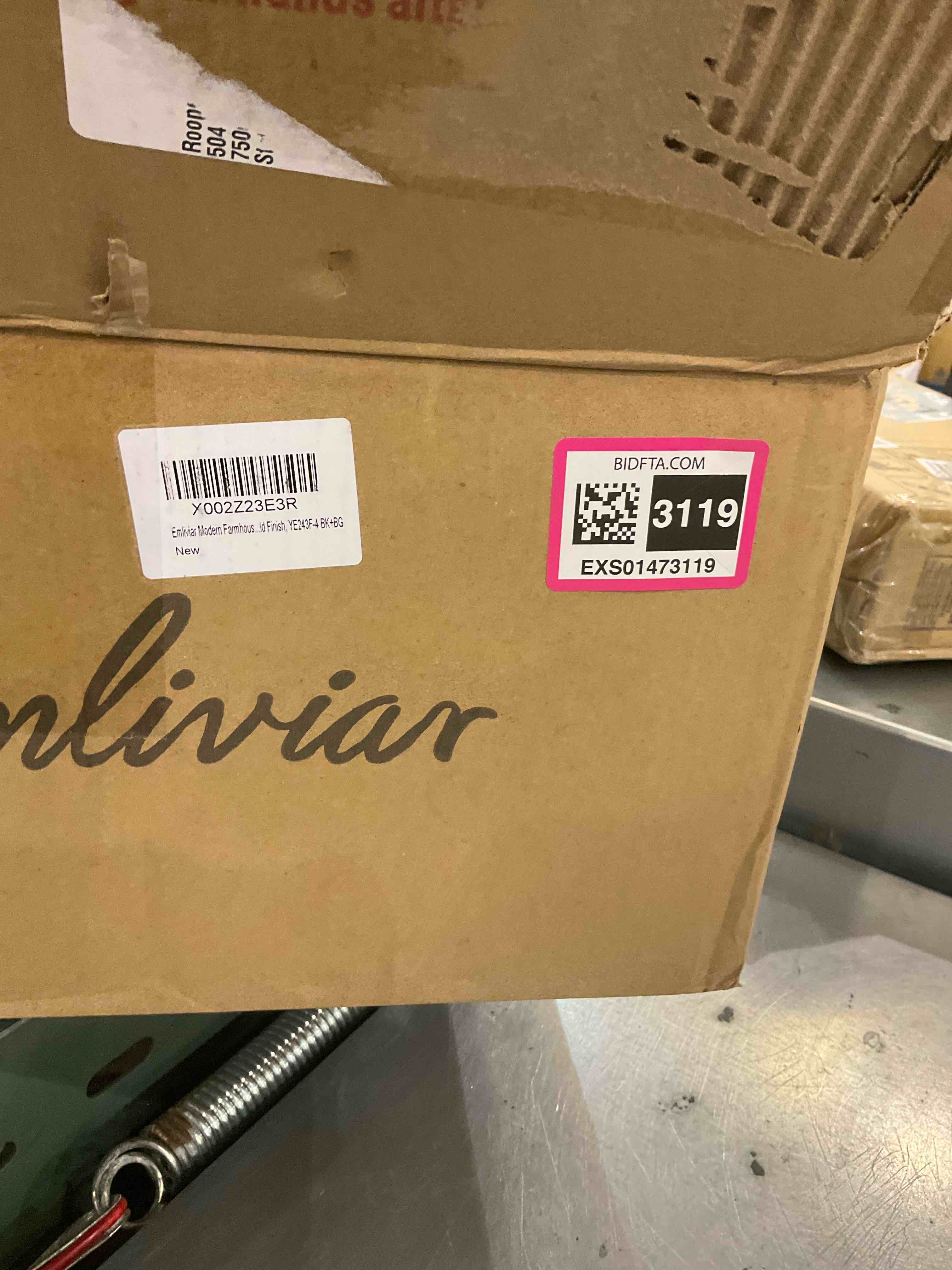 https://s3.amazonaws.com/lotting-images-prod/BargainHunt/EXS01473119_1718982896988.jpeg