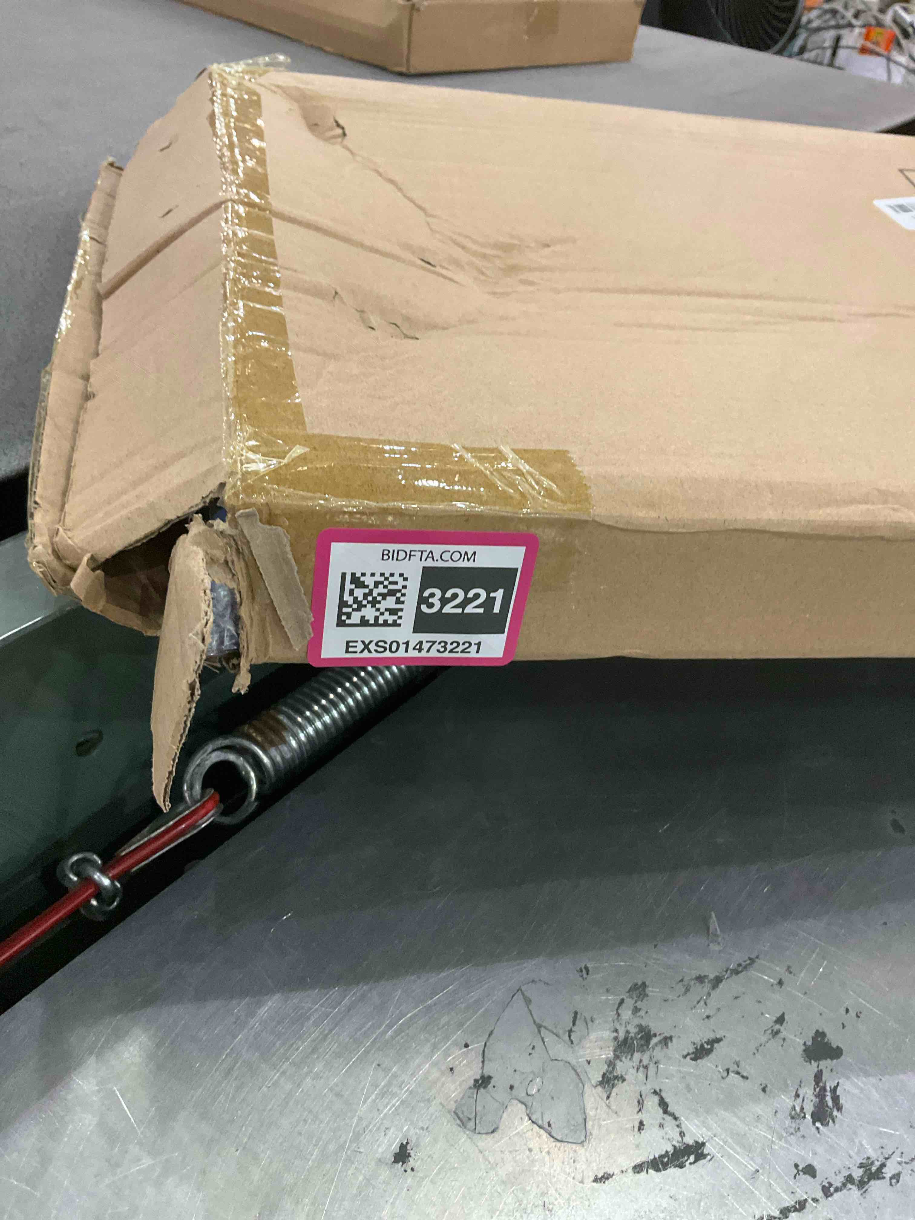 https://s3.amazonaws.com/lotting-images-prod/BargainHunt/EXS01473221_1719232474596.jpeg