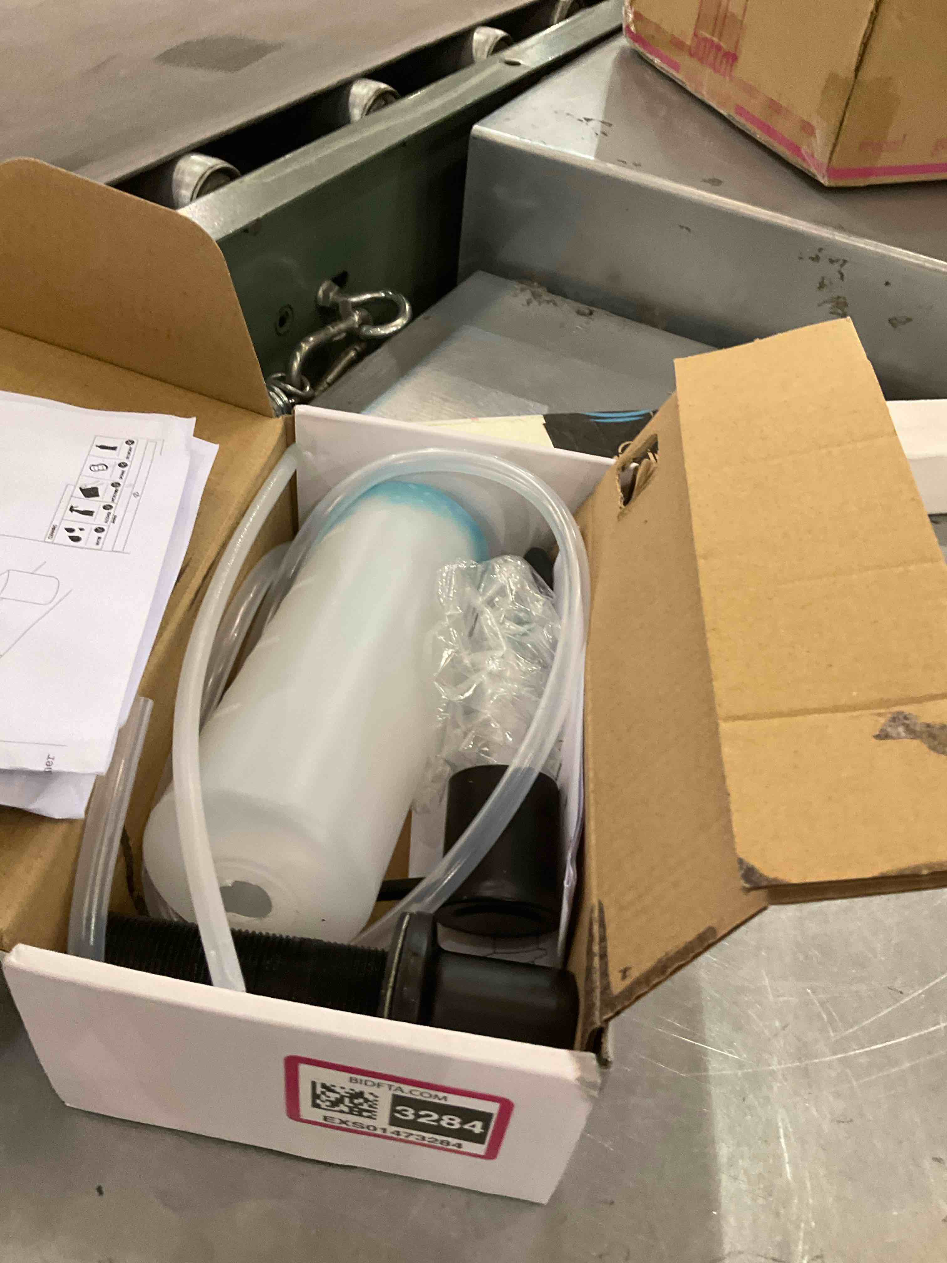 https://s3.amazonaws.com/lotting-images-prod/BargainHunt/EXS01473284_1719240373273.jpeg