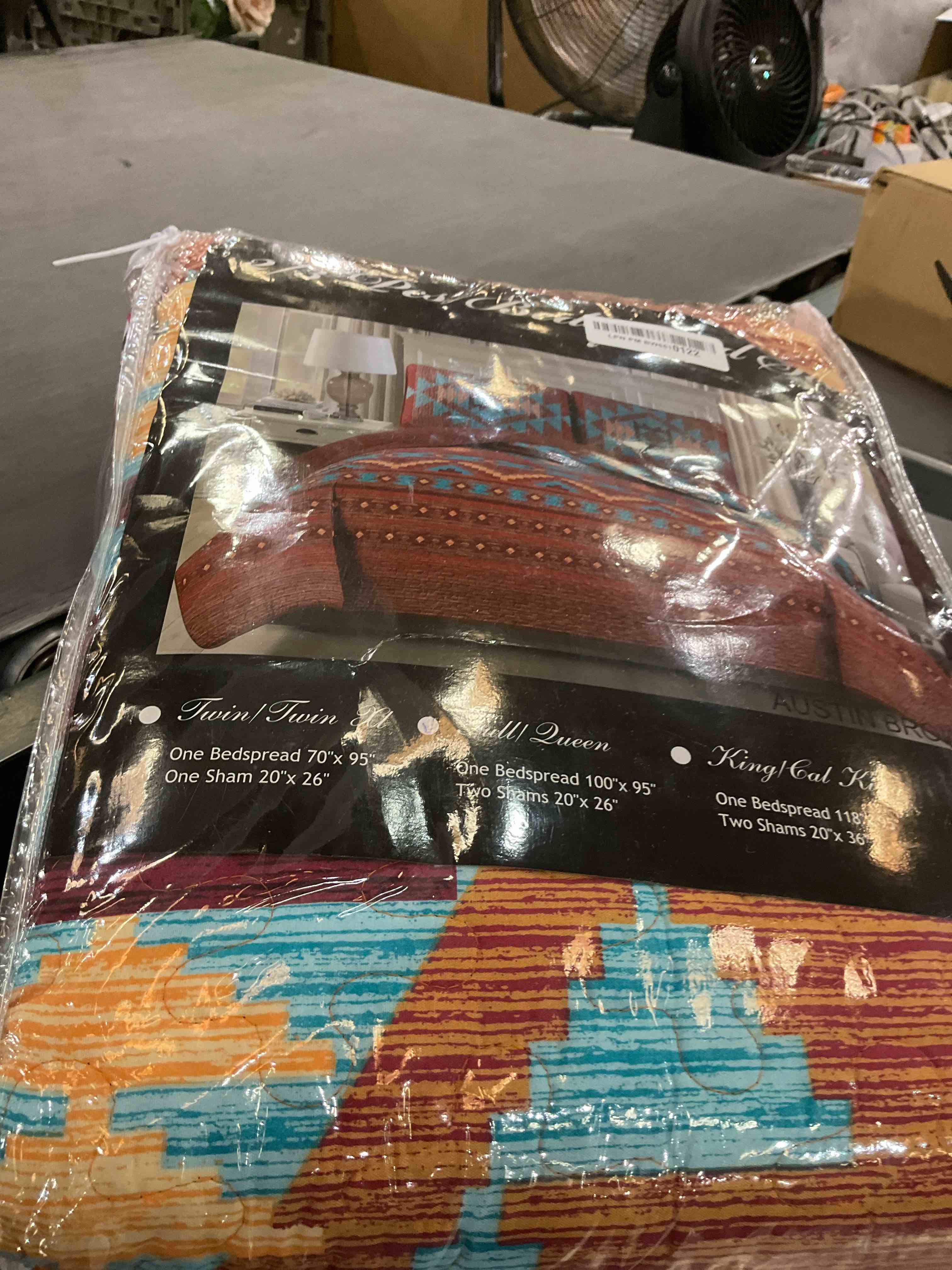 https://s3.amazonaws.com/lotting-images-prod/BargainHunt/EXS01473287_1719240569808.jpeg