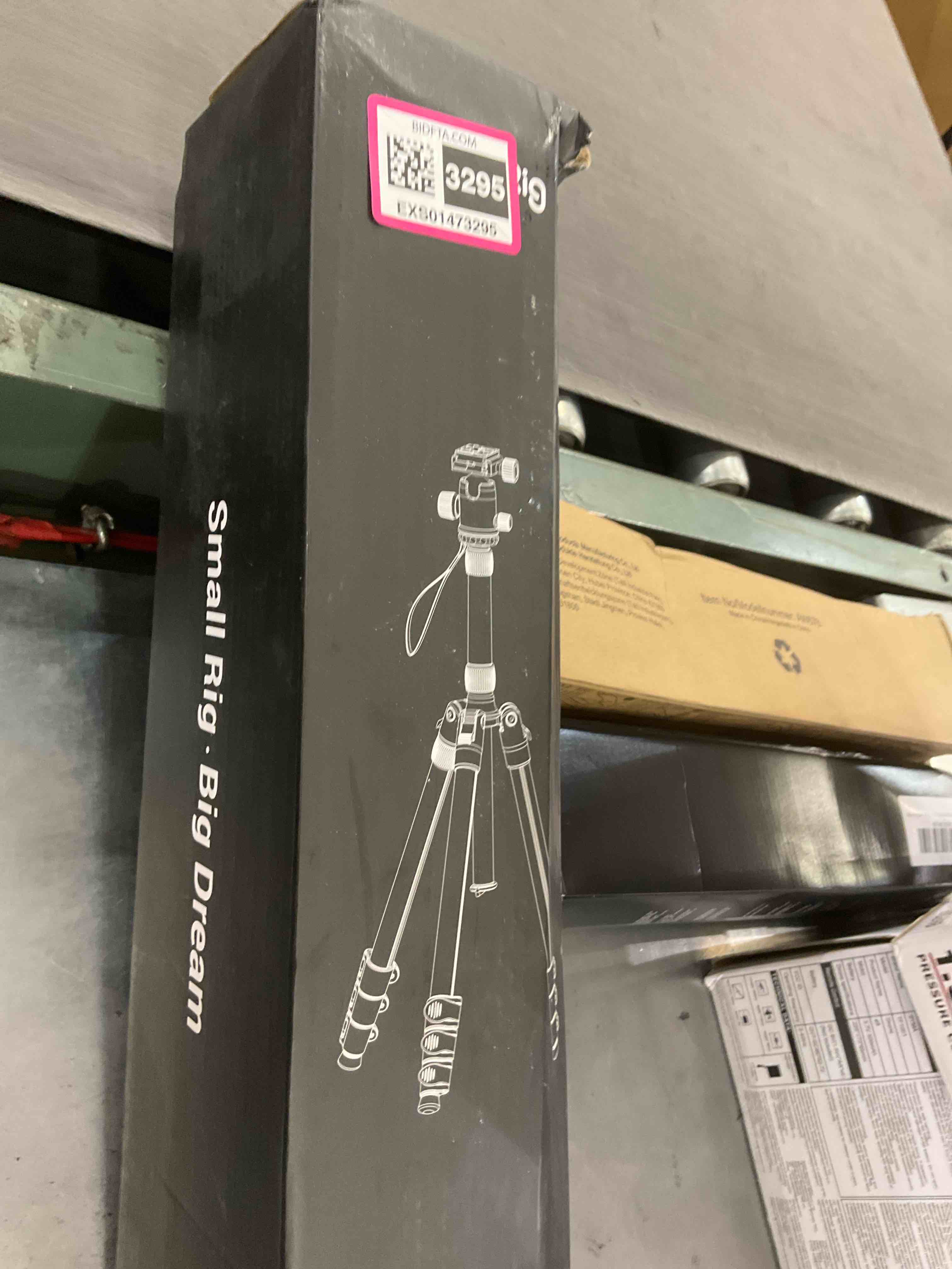 https://s3.amazonaws.com/lotting-images-prod/BargainHunt/EXS01473295_1719241388155.jpeg