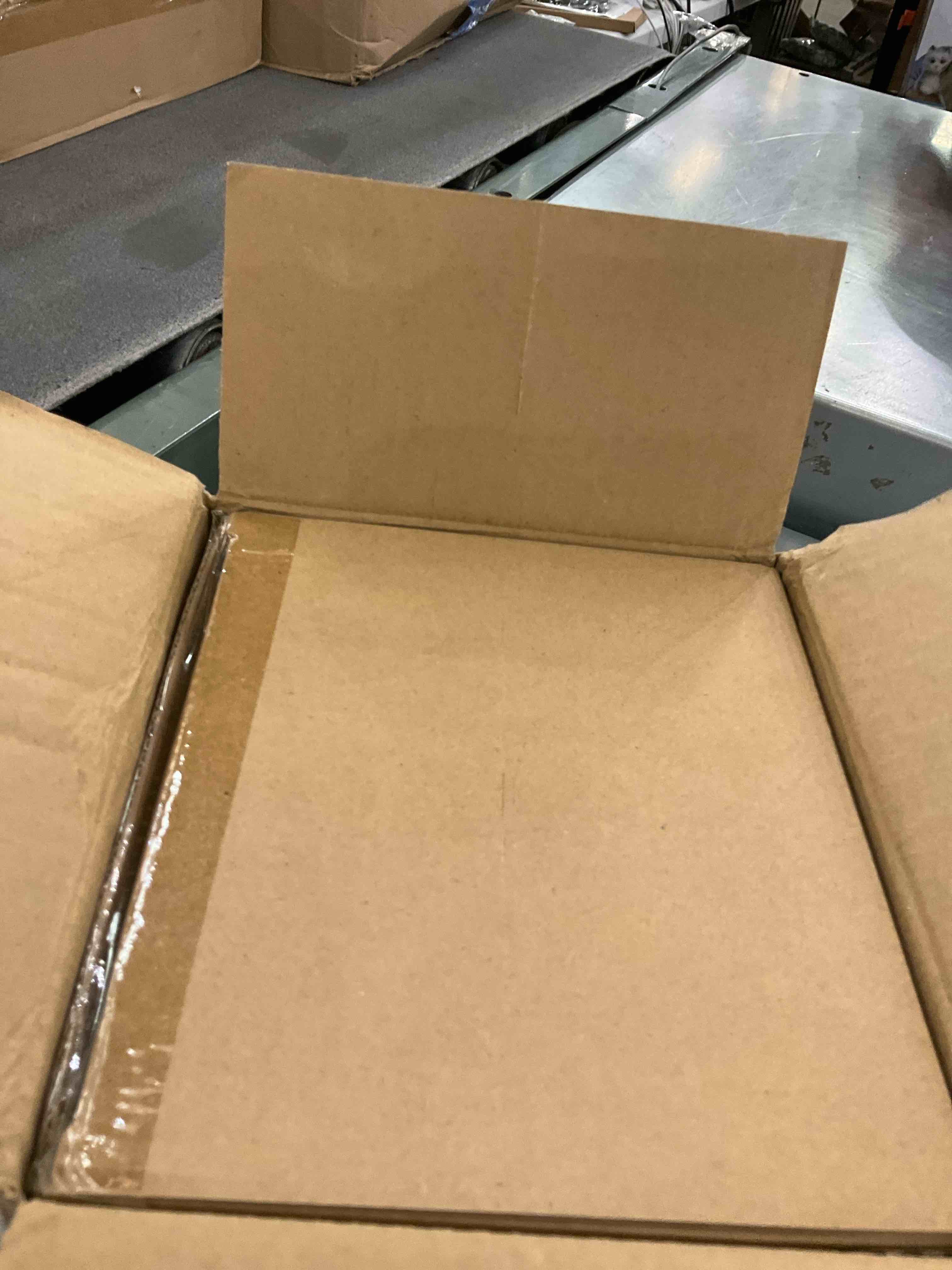 https://s3.amazonaws.com/lotting-images-prod/BargainHunt/EXS01473492_1719335367083.jpeg