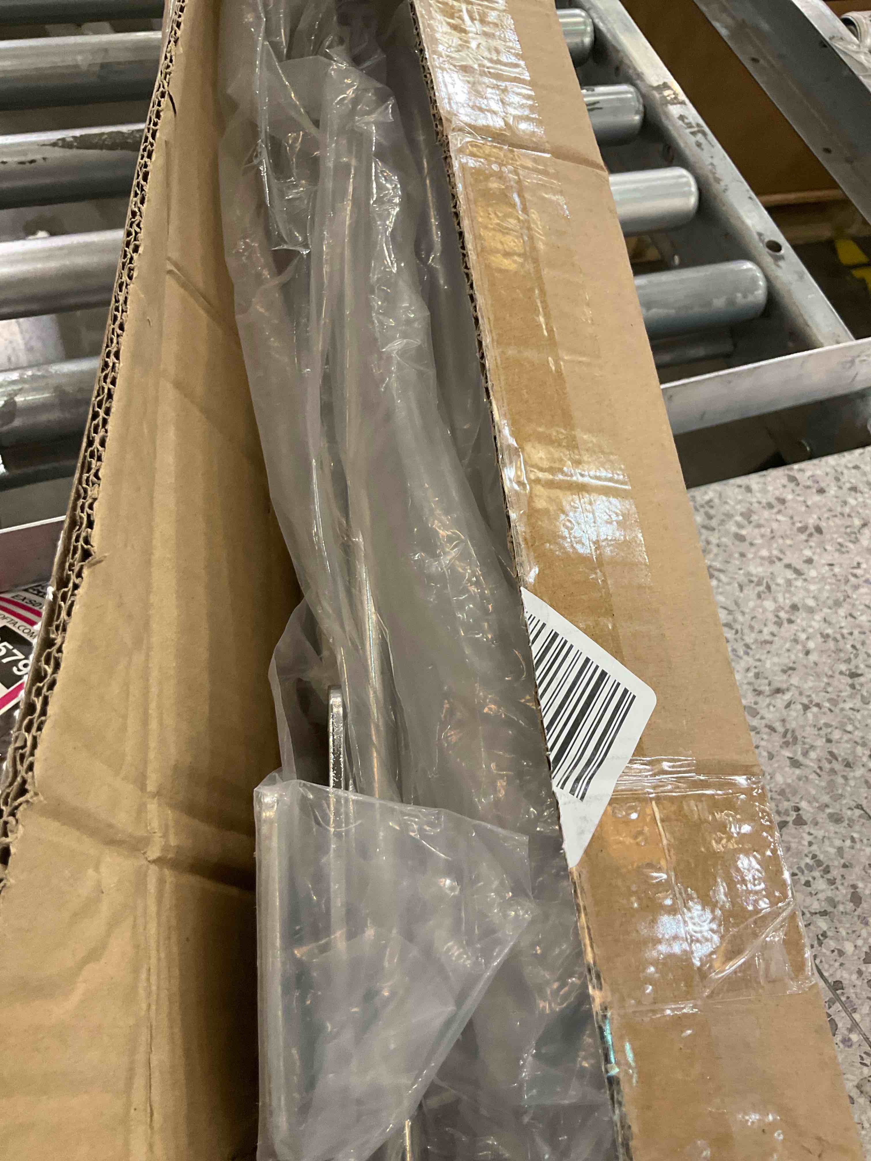 https://s3.amazonaws.com/lotting-images-prod/BargainHunt/EXS01473578_1718299324426.jpeg