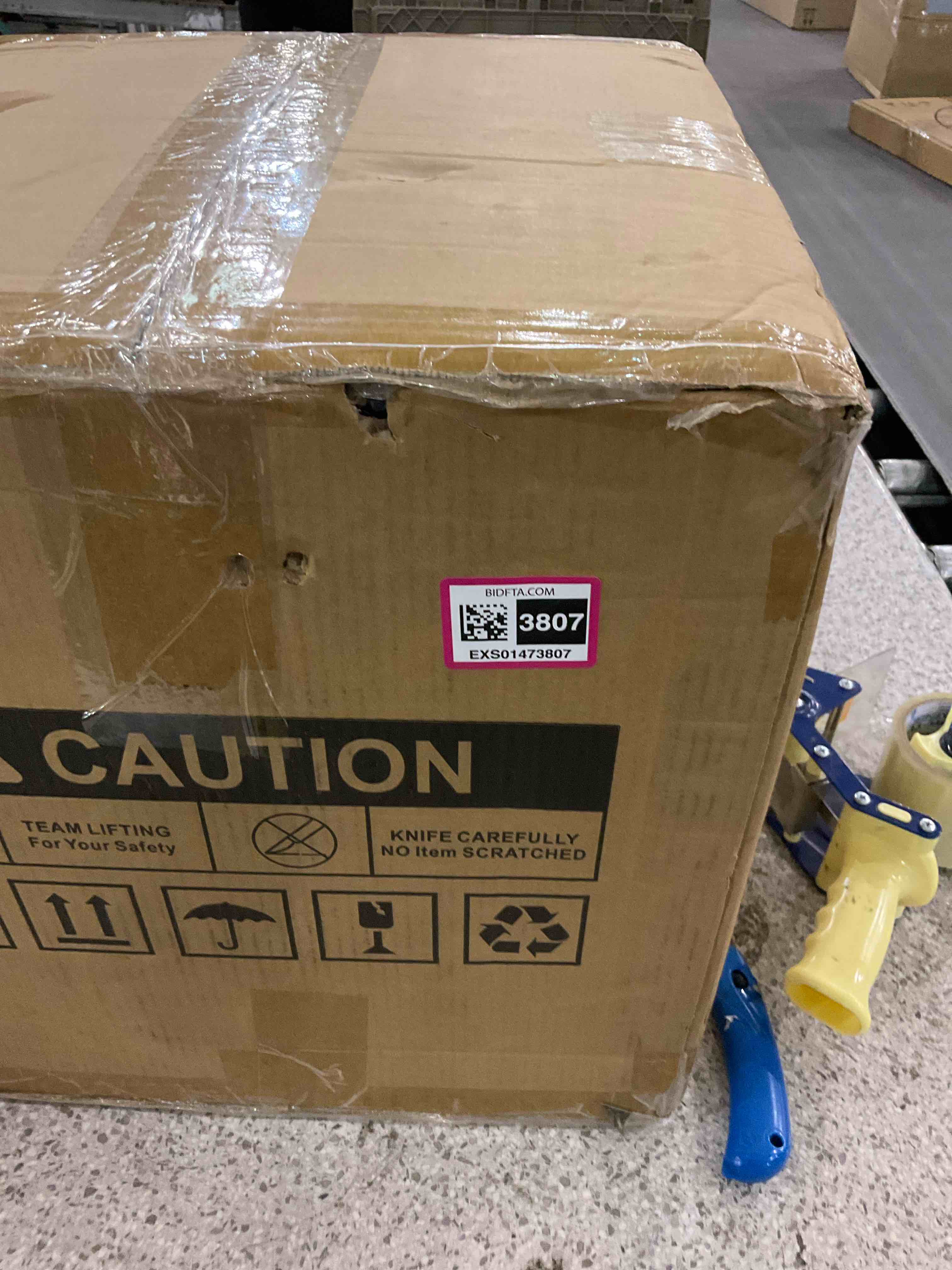 https://s3.amazonaws.com/lotting-images-prod/BargainHunt/EXS01473807_1718627145240.jpeg