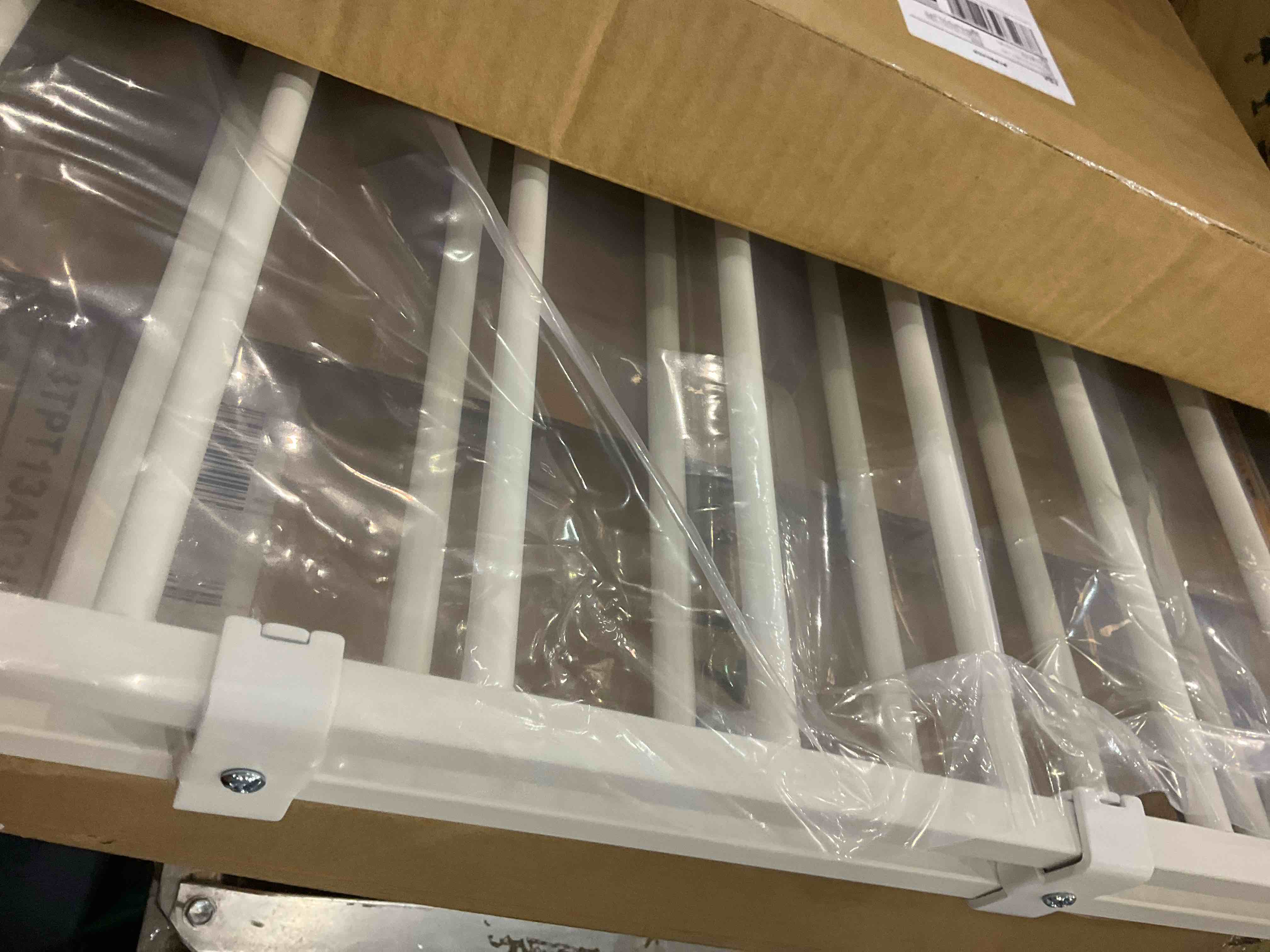 https://s3.amazonaws.com/lotting-images-prod/BargainHunt/EXS01474873_1718974932590.jpeg
