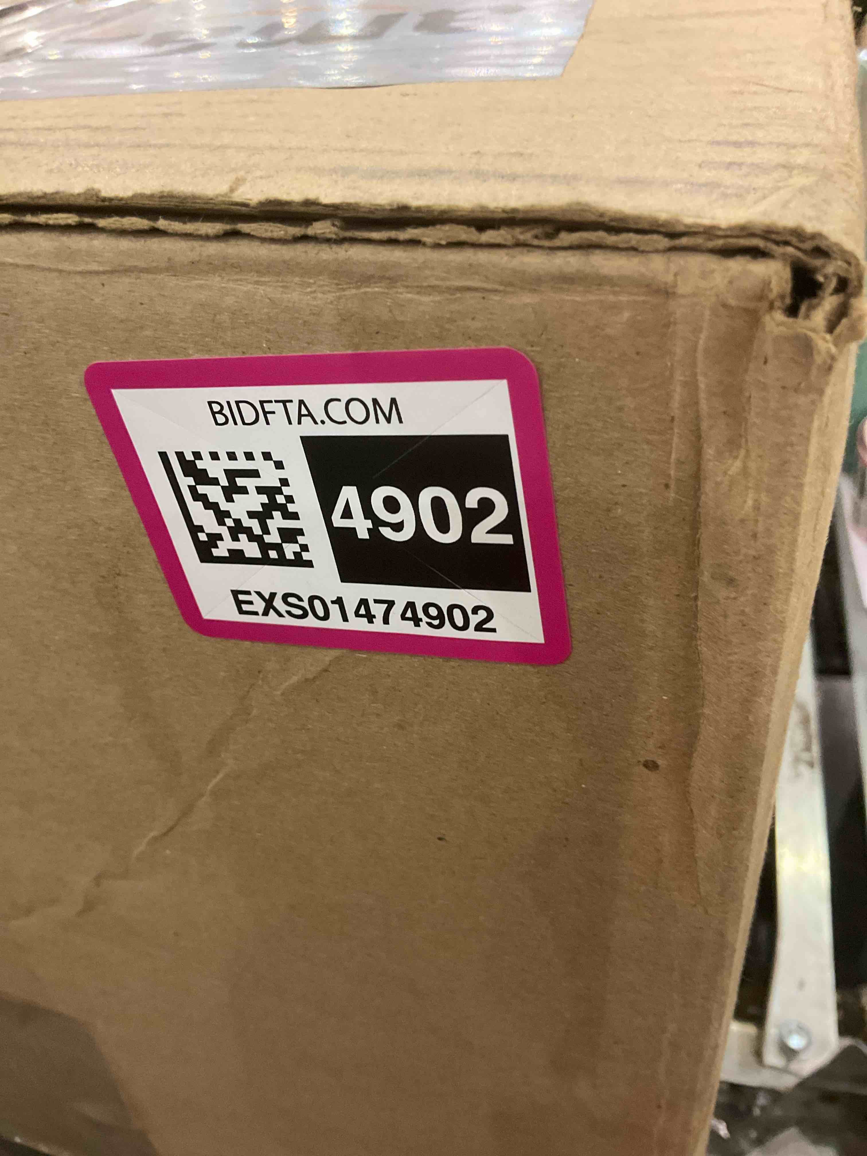 https://s3.amazonaws.com/lotting-images-prod/BargainHunt/EXS01474902_1718981064489.jpeg
