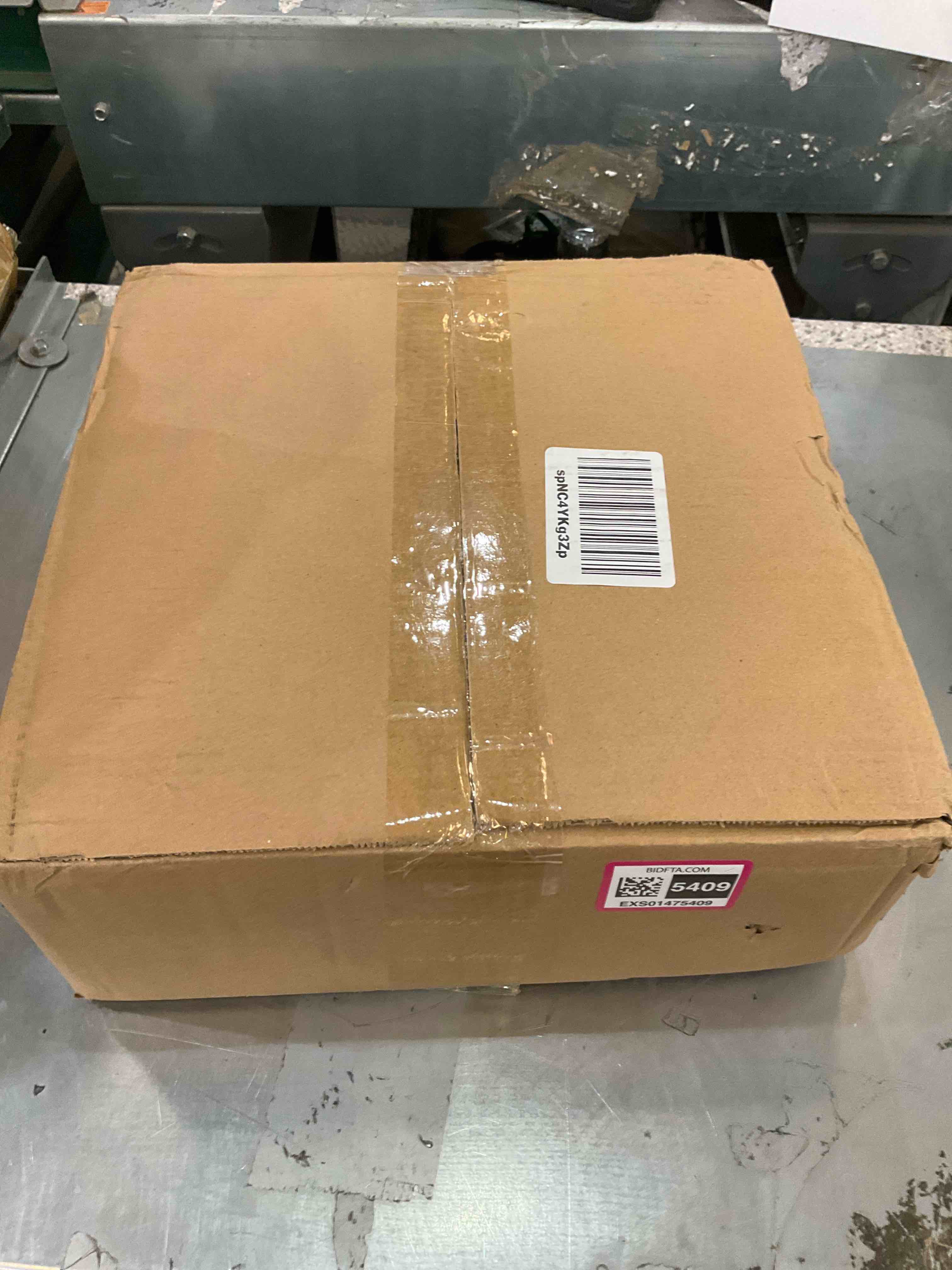 https://s3.amazonaws.com/lotting-images-prod/BargainHunt/EXS01475409_1718130476810.jpeg