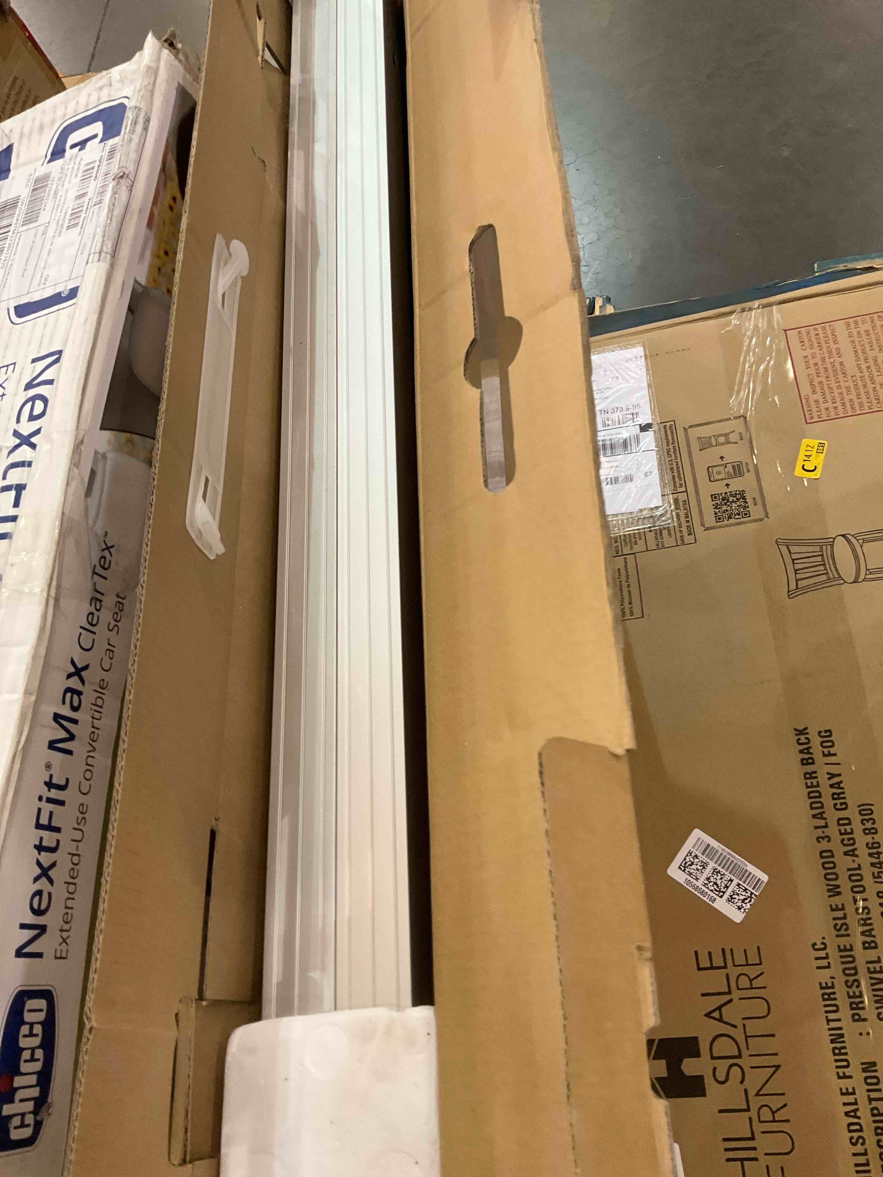 https://s3.amazonaws.com/lotting-images-prod/BargainHunt/EXS01475719_1718218969064.jpeg