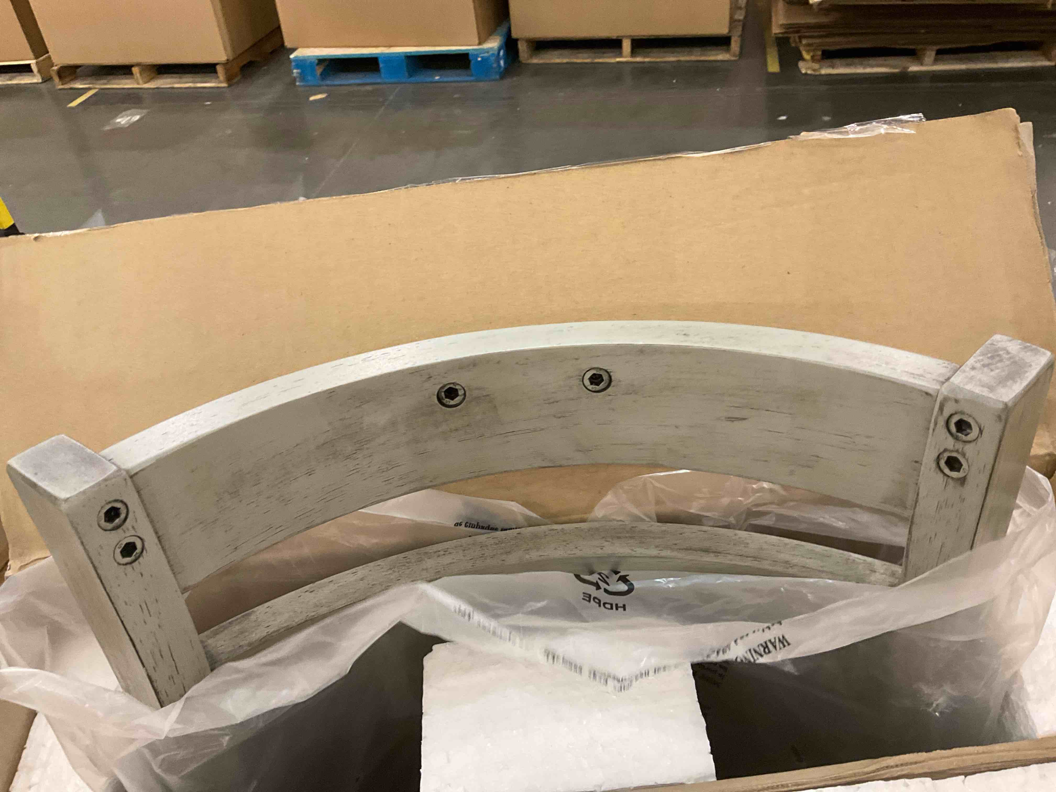 https://s3.amazonaws.com/lotting-images-prod/BargainHunt/EXS01475720_1718219126274.jpeg