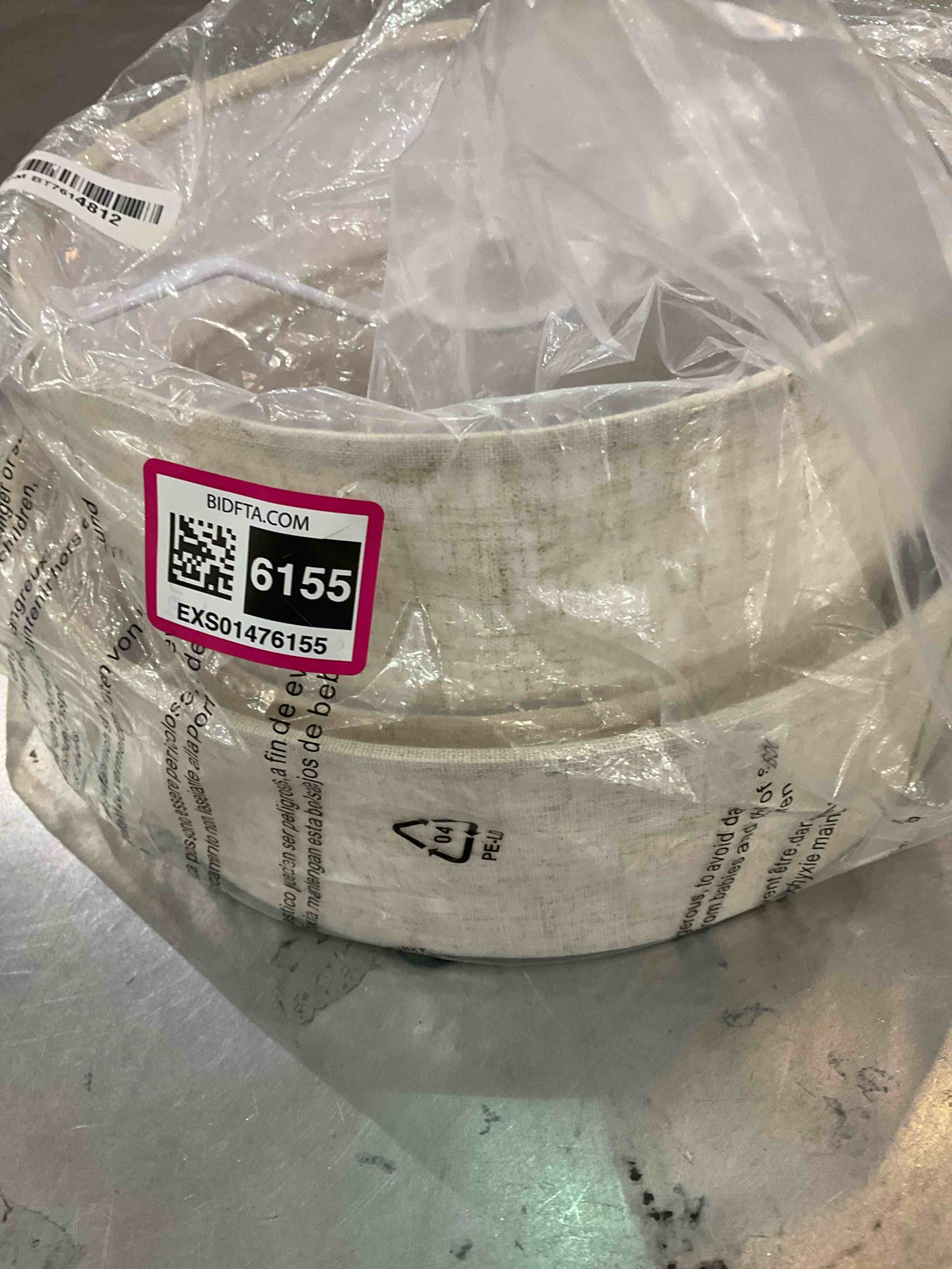 https://s3.amazonaws.com/lotting-images-prod/BargainHunt/EXS01476155_1718377395029.jpeg