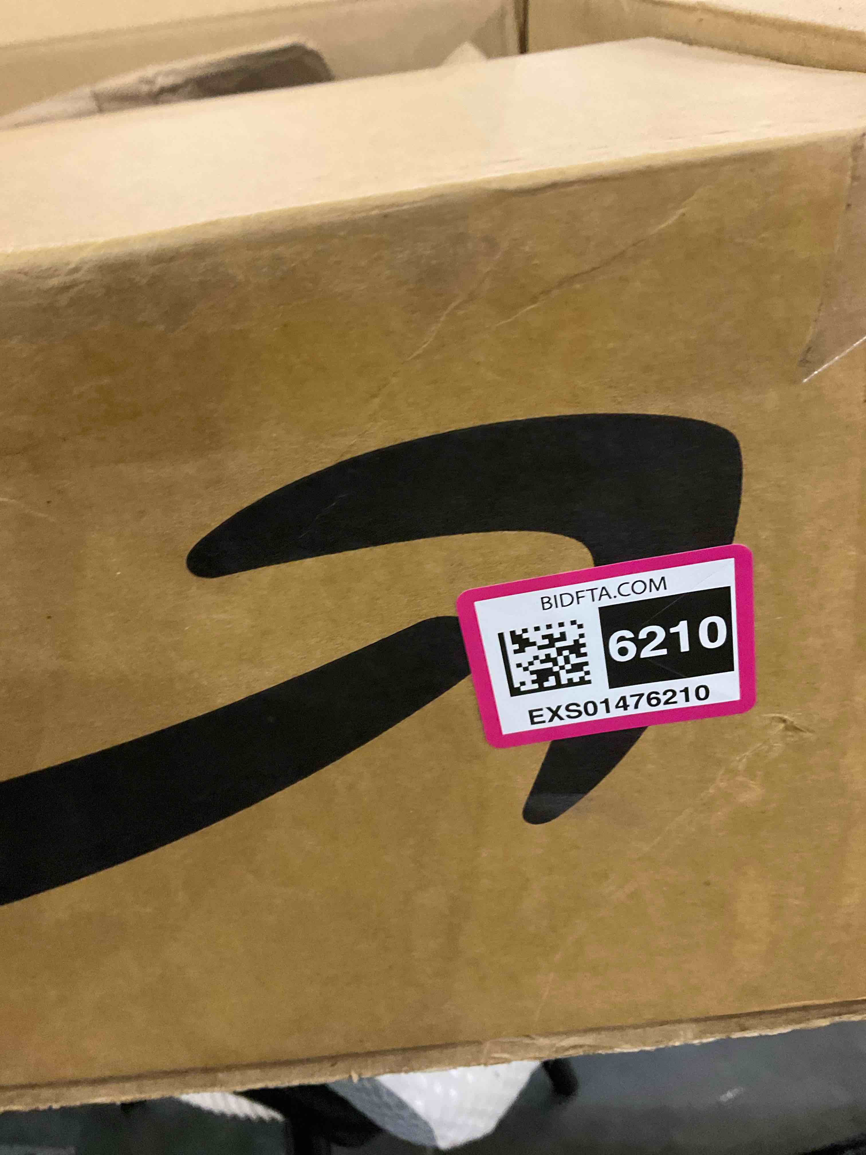 https://s3.amazonaws.com/lotting-images-prod/BargainHunt/EXS01476210_1718625452798.jpeg