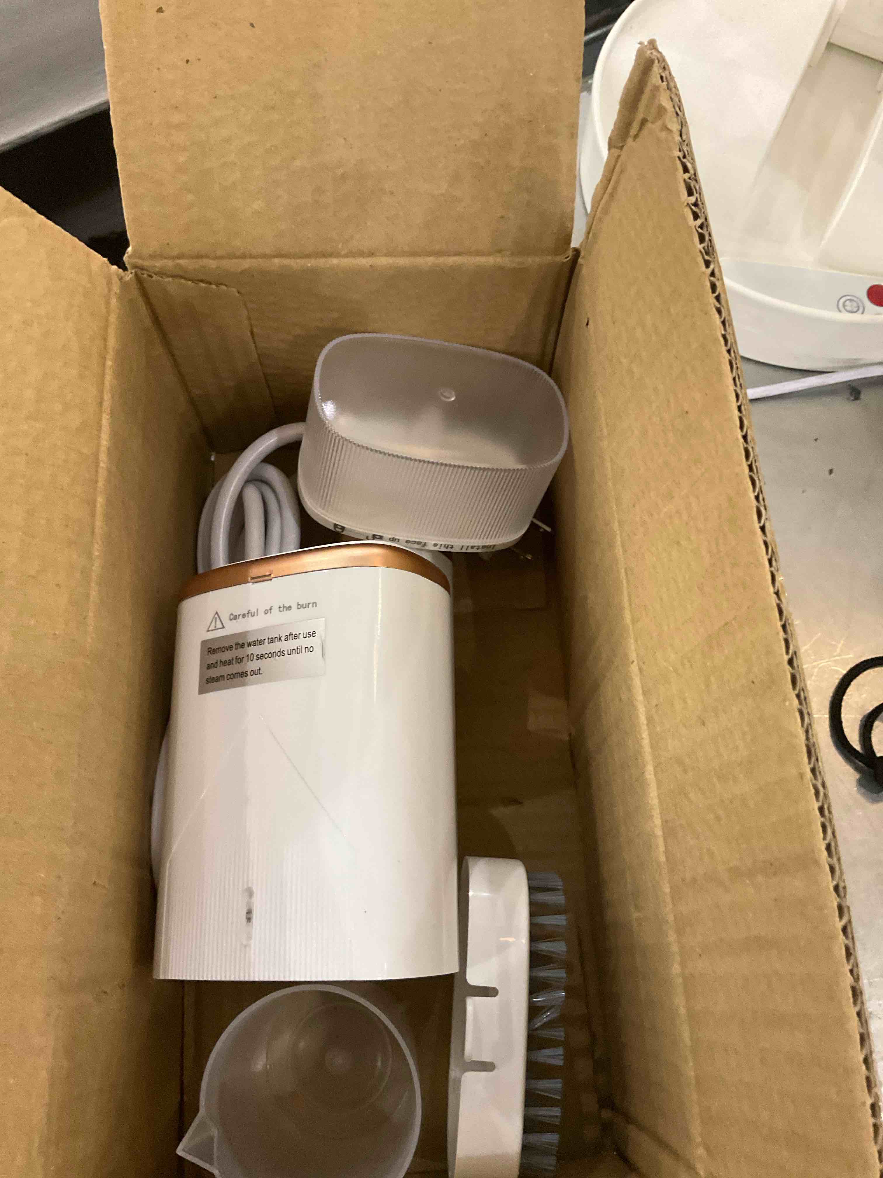 https://s3.amazonaws.com/lotting-images-prod/BargainHunt/EXS01476405_1718732011912.jpeg