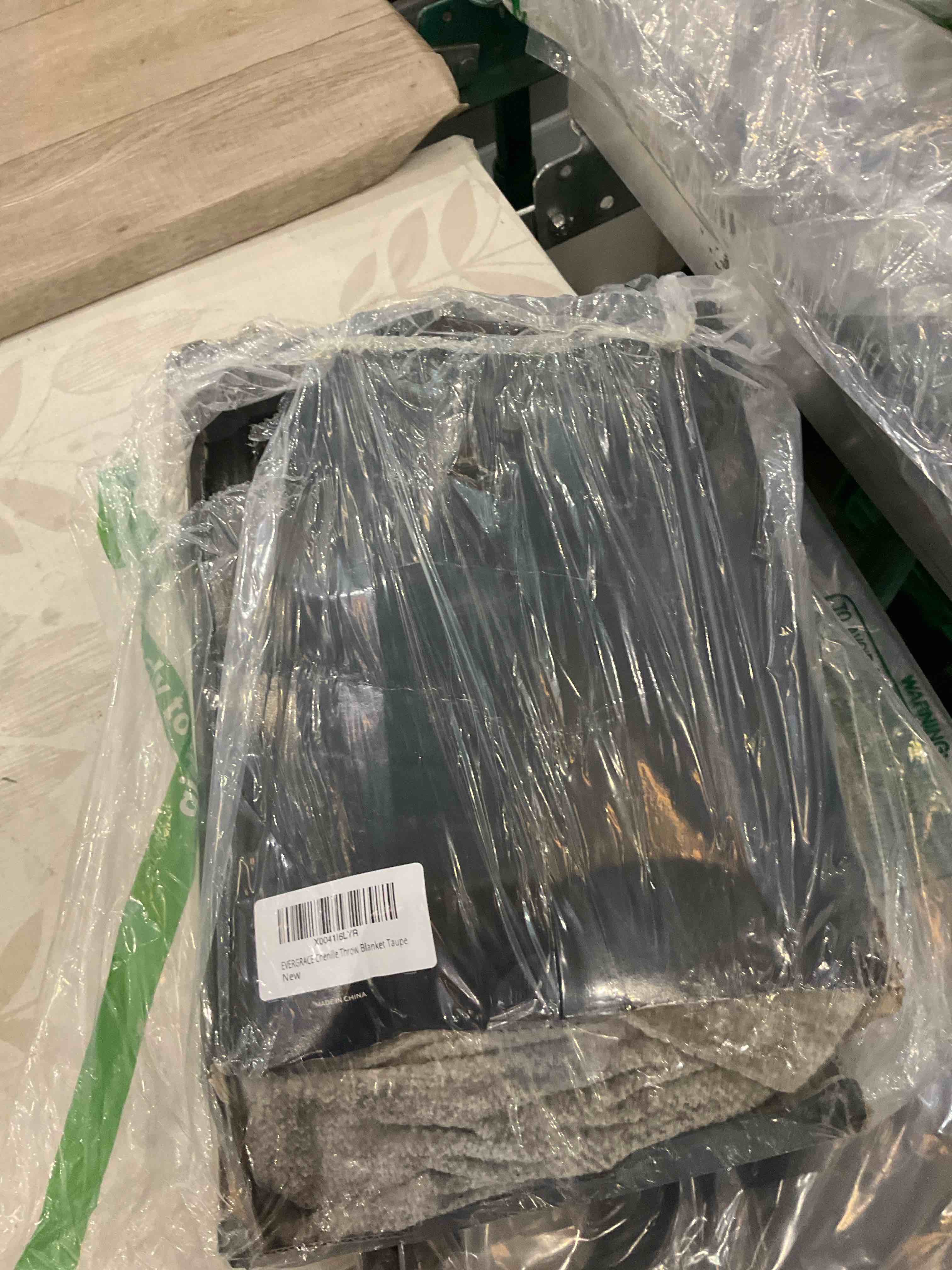 https://s3.amazonaws.com/lotting-images-prod/BargainHunt/EXS01476522_1718283113594.jpeg