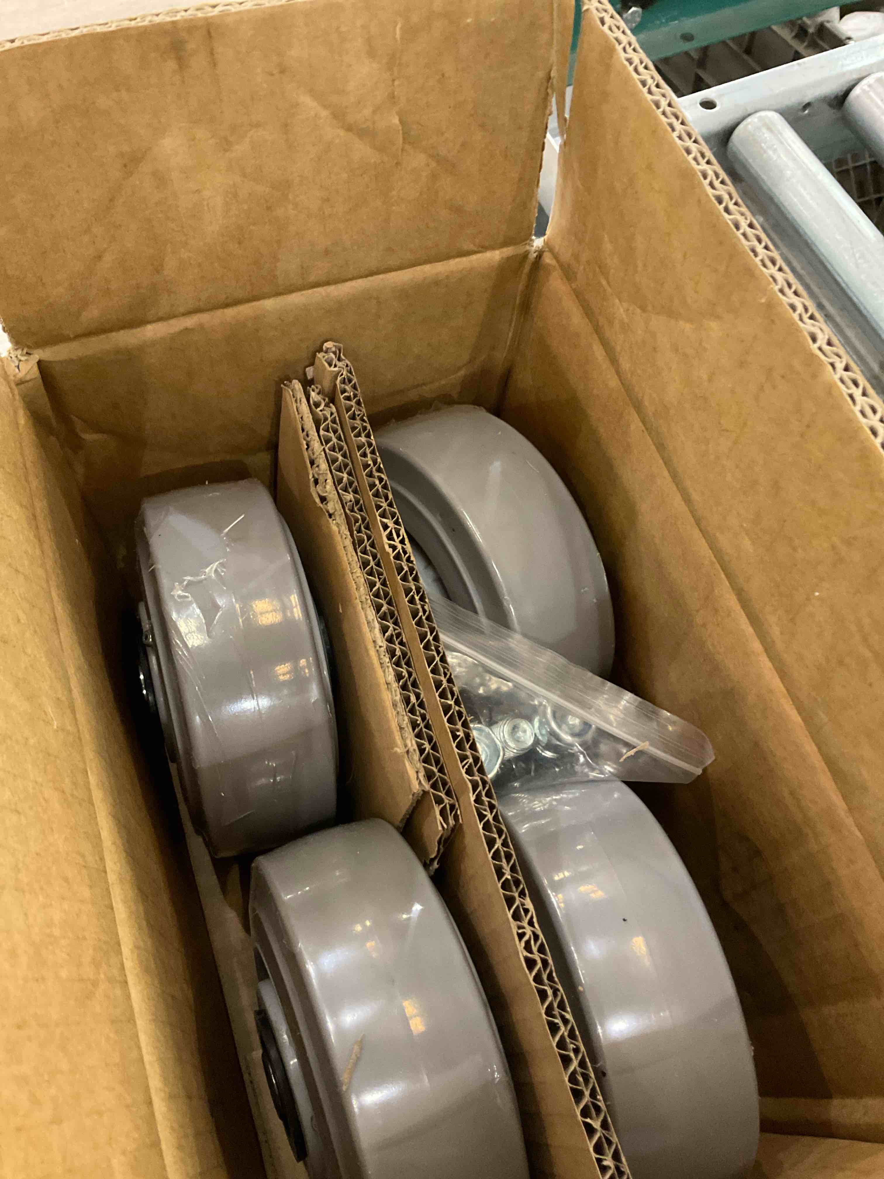 https://s3.amazonaws.com/lotting-images-prod/BargainHunt/EXS01476525_1718283356367.jpeg