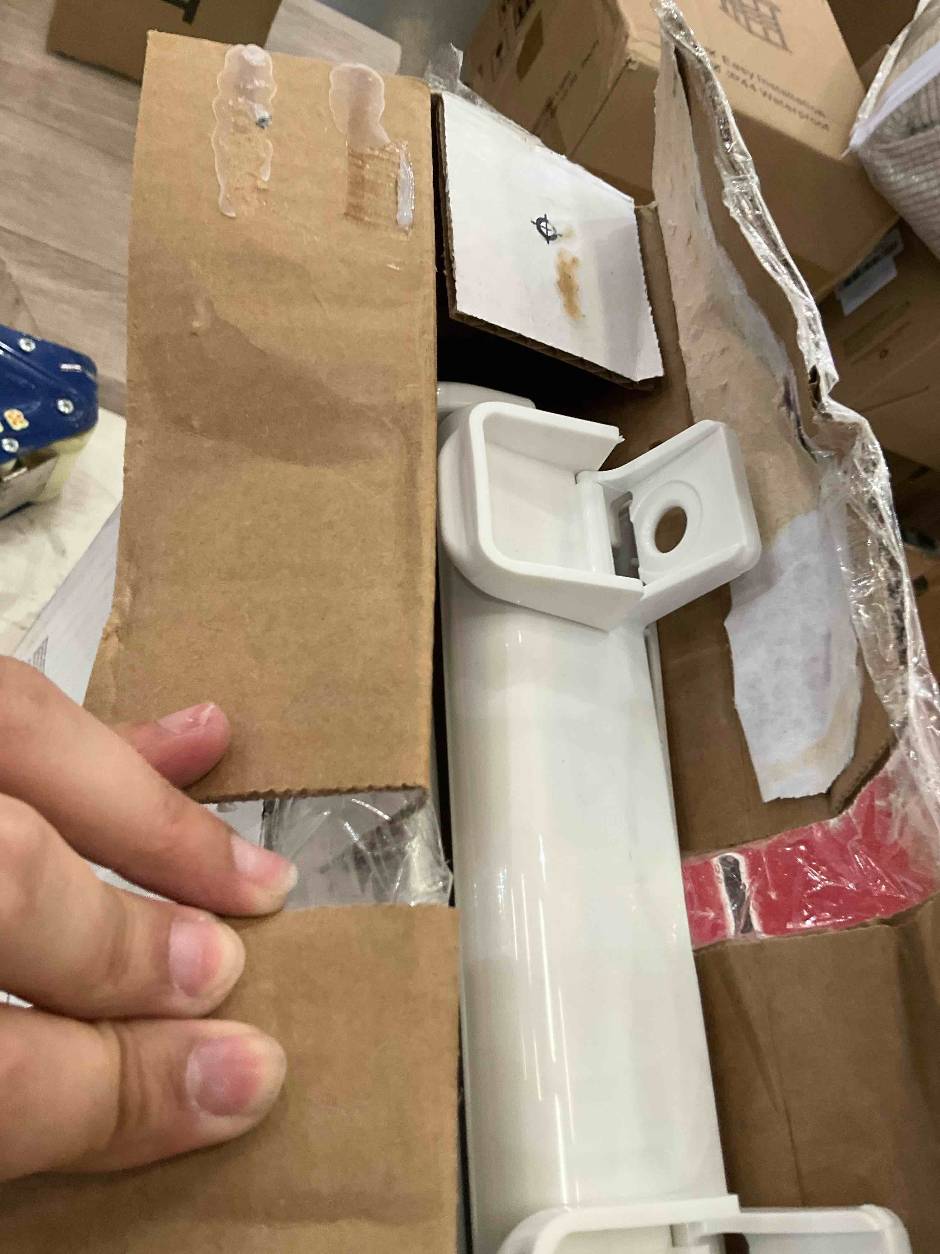 https://s3.amazonaws.com/lotting-images-prod/BargainHunt/EXS01476661_1718304292115.jpeg