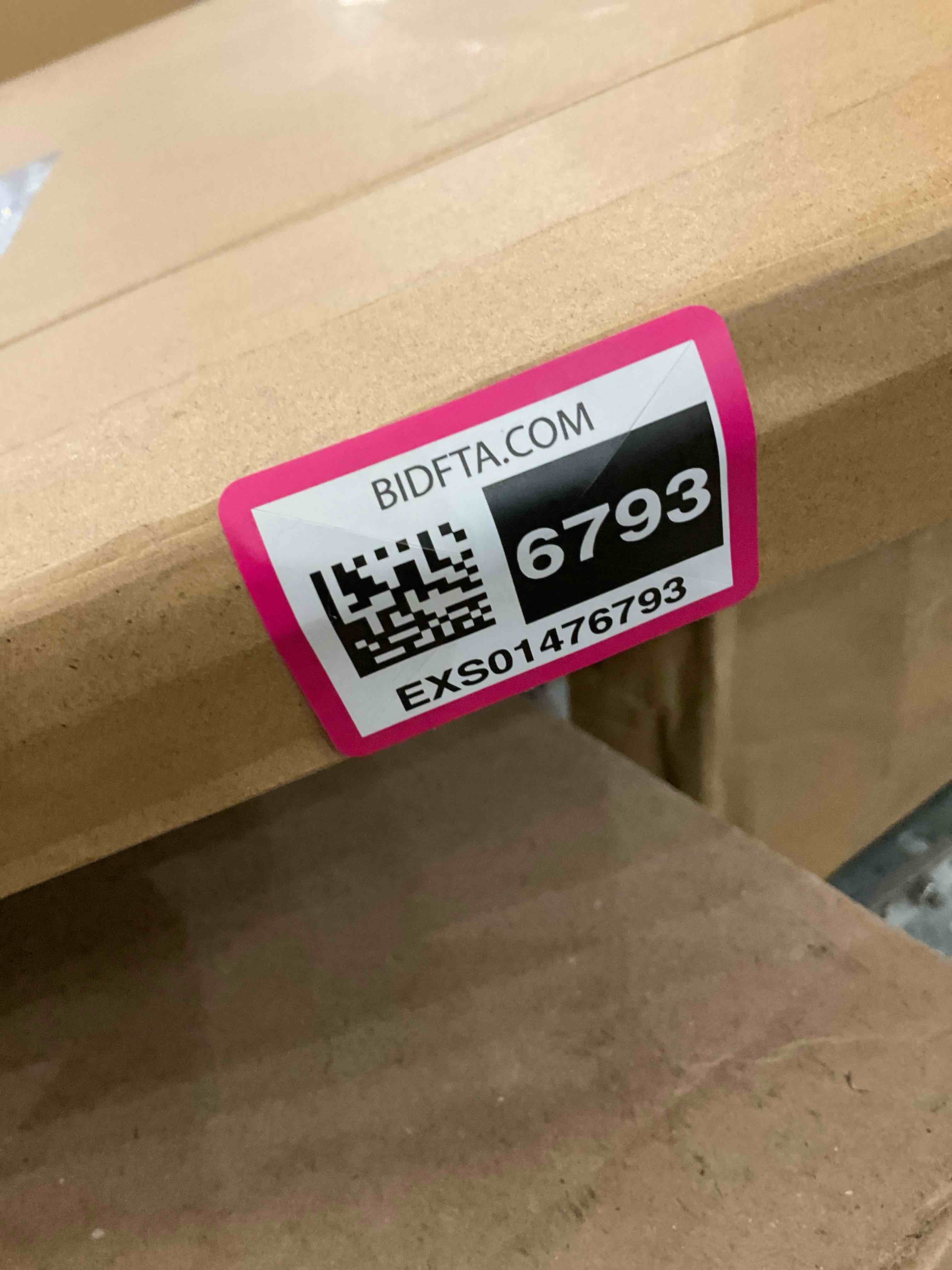 https://s3.amazonaws.com/lotting-images-prod/BargainHunt/EXS01476793_1718378350436.jpeg