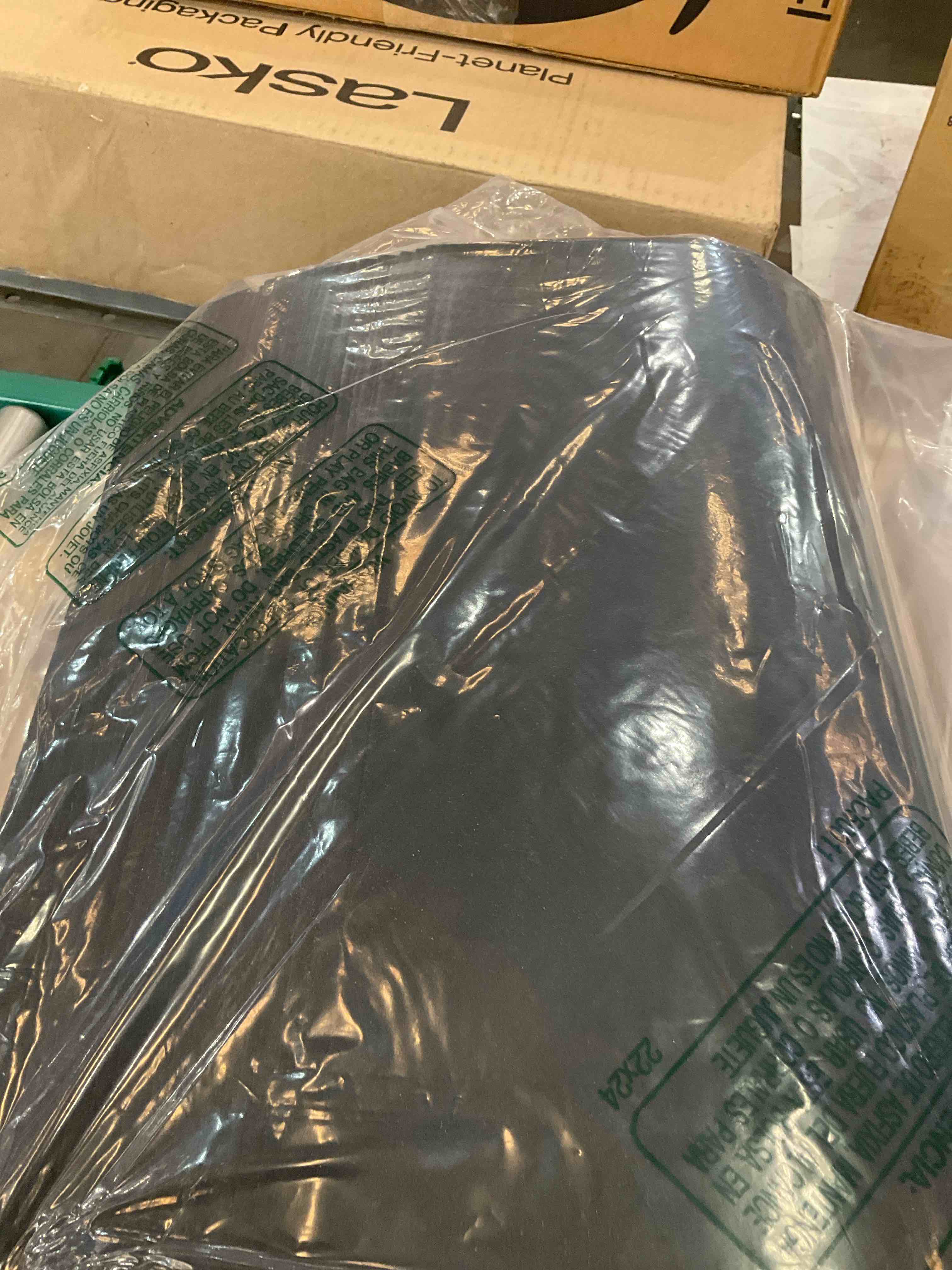 https://s3.amazonaws.com/lotting-images-prod/BargainHunt/EXS01477106_1718306027855.jpeg