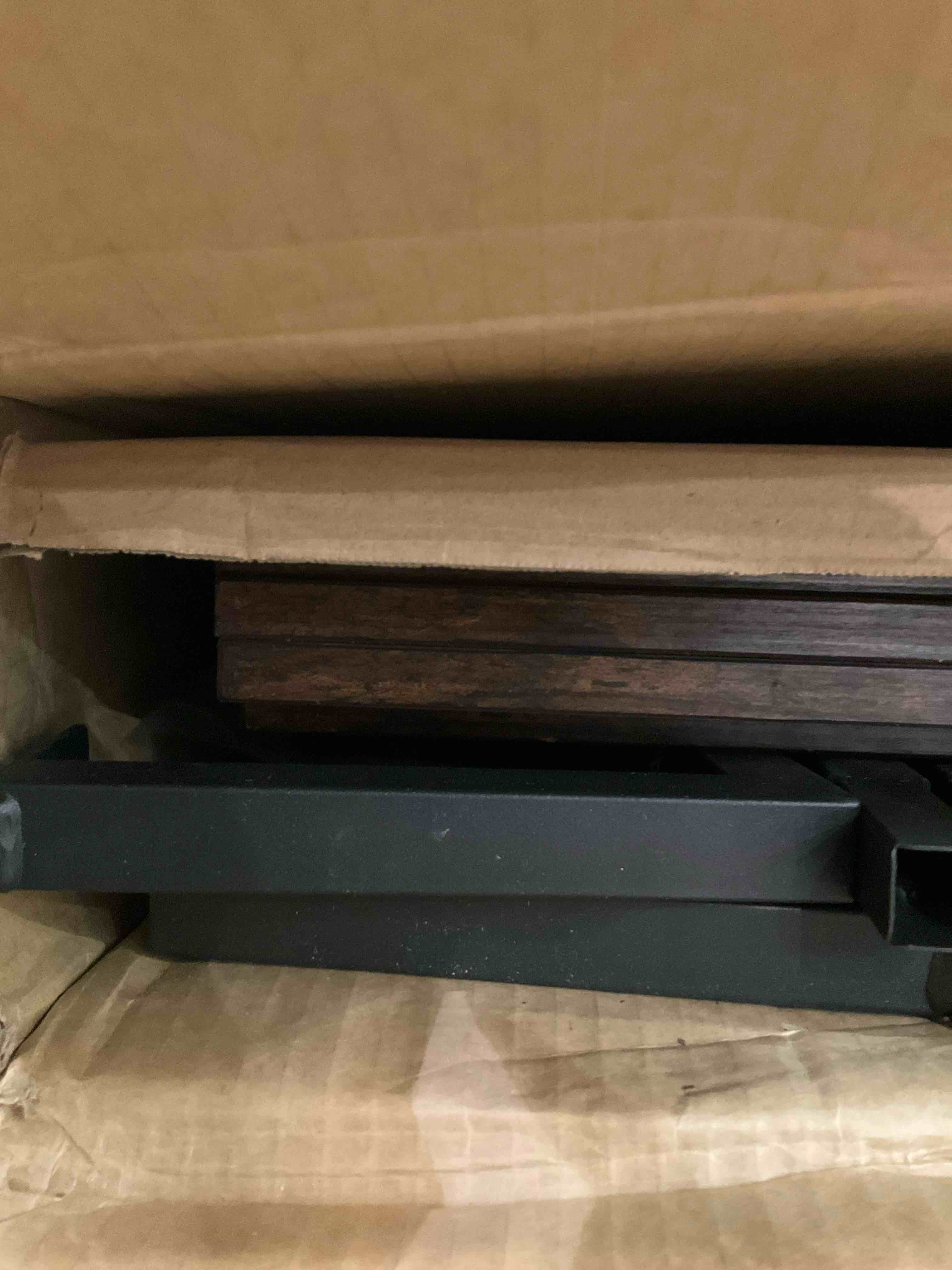 https://s3.amazonaws.com/lotting-images-prod/BargainHunt/EXS01477241_1718382454937.jpeg