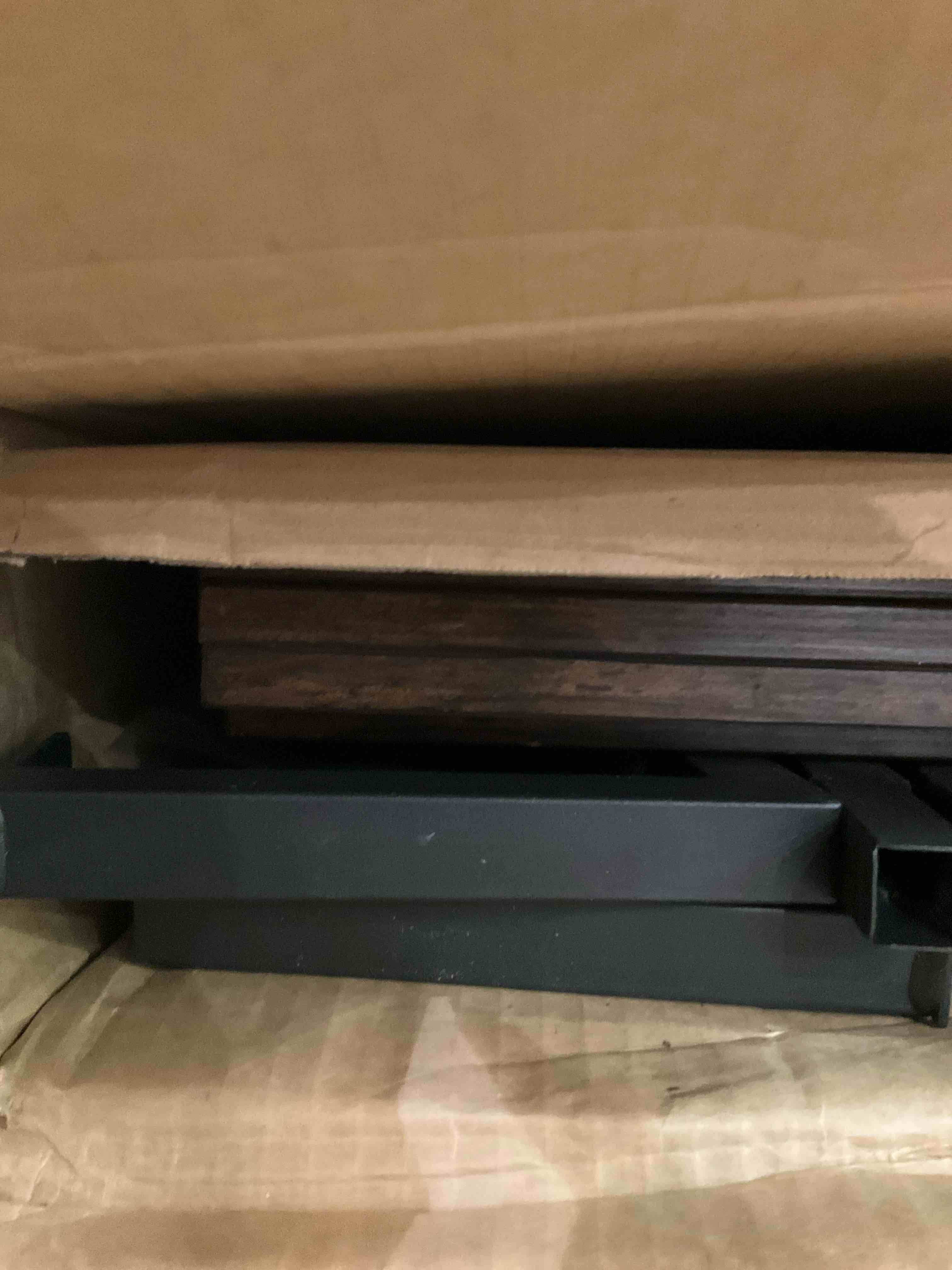 https://s3.amazonaws.com/lotting-images-prod/BargainHunt/EXS01477241_1718382457201.jpeg