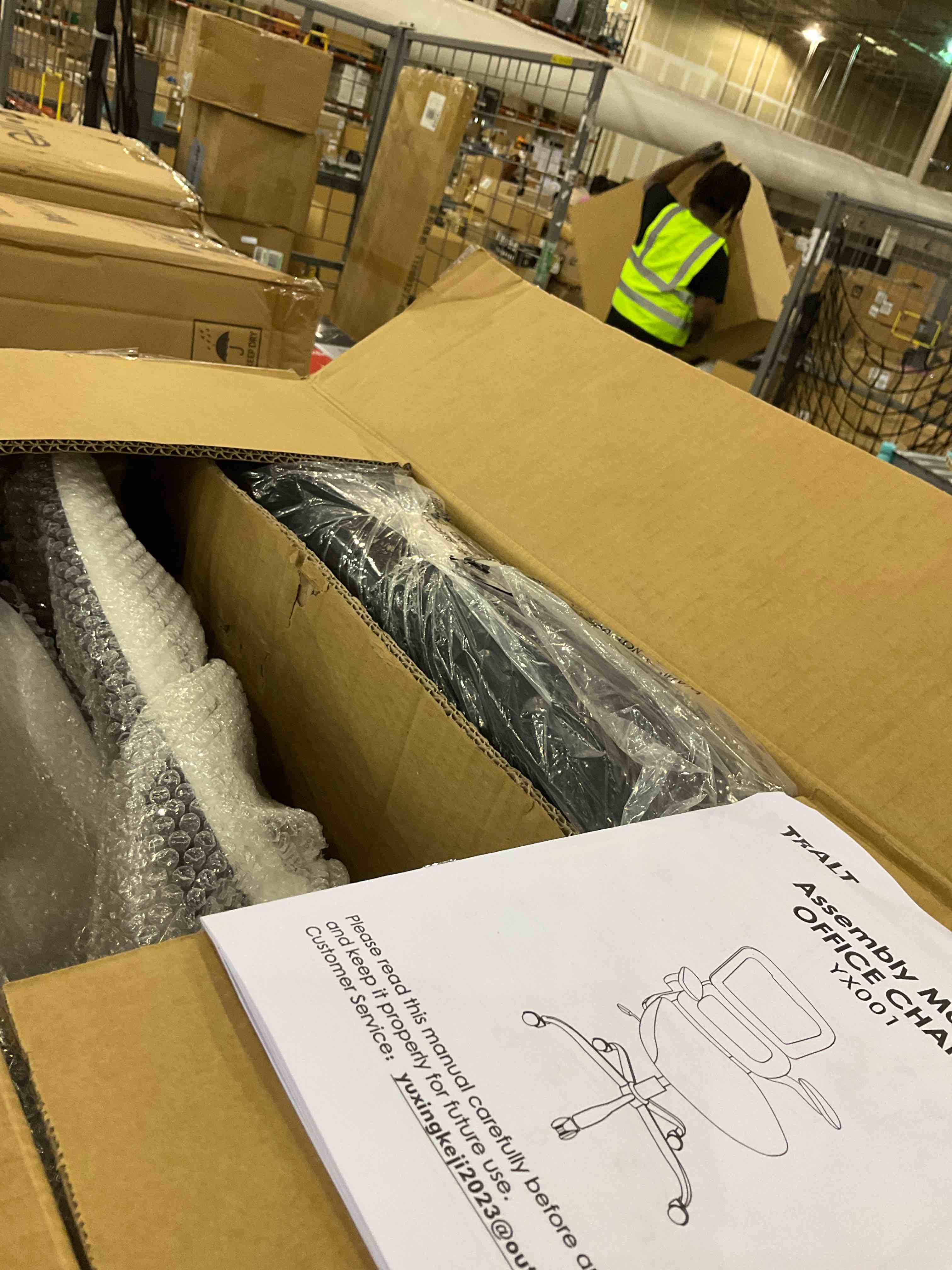 https://s3.amazonaws.com/lotting-images-prod/BargainHunt/EXS01477274_1718627176863.jpeg