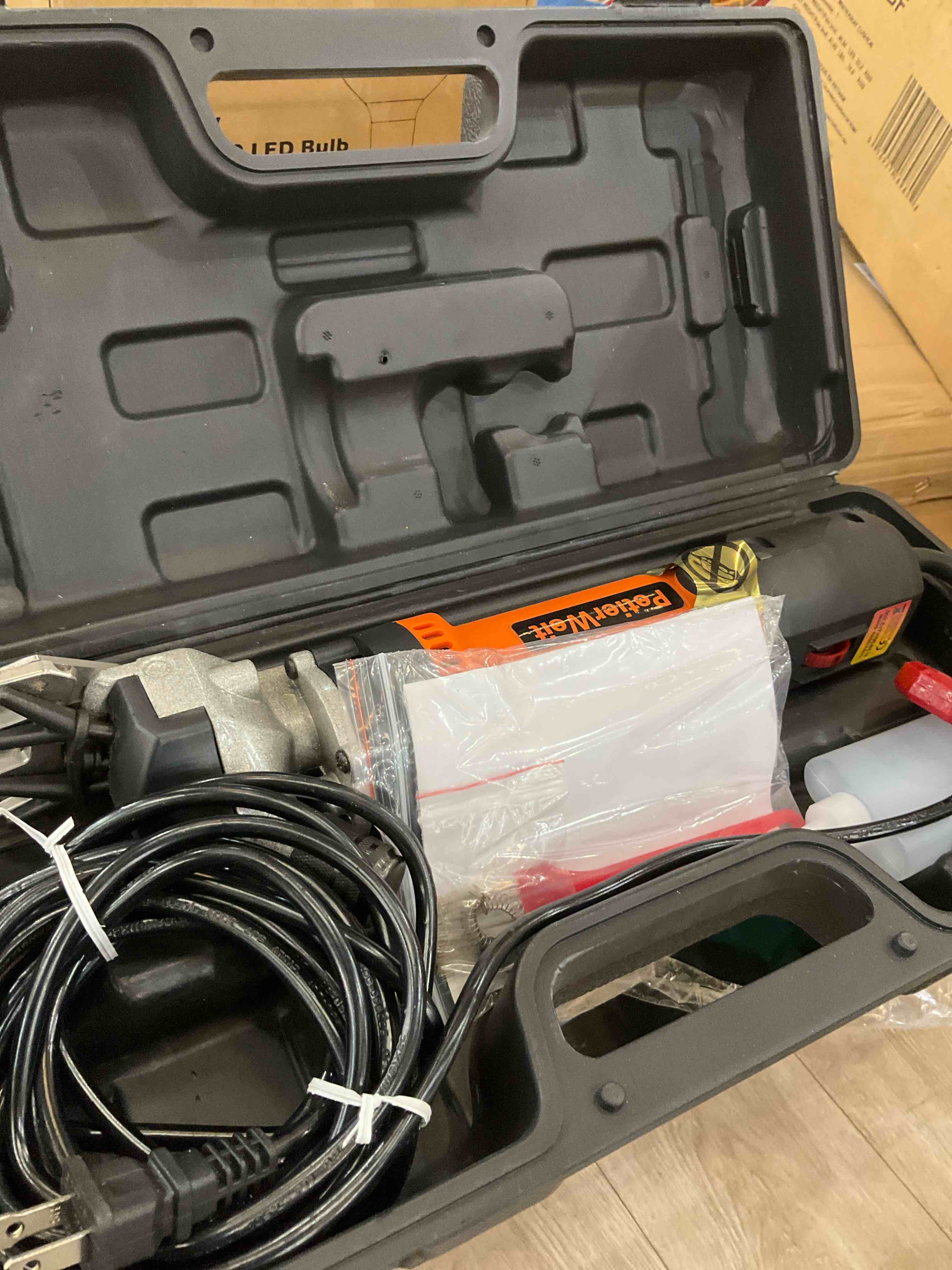 https://s3.amazonaws.com/lotting-images-prod/BargainHunt/EXS01477491_1718732037979.jpeg