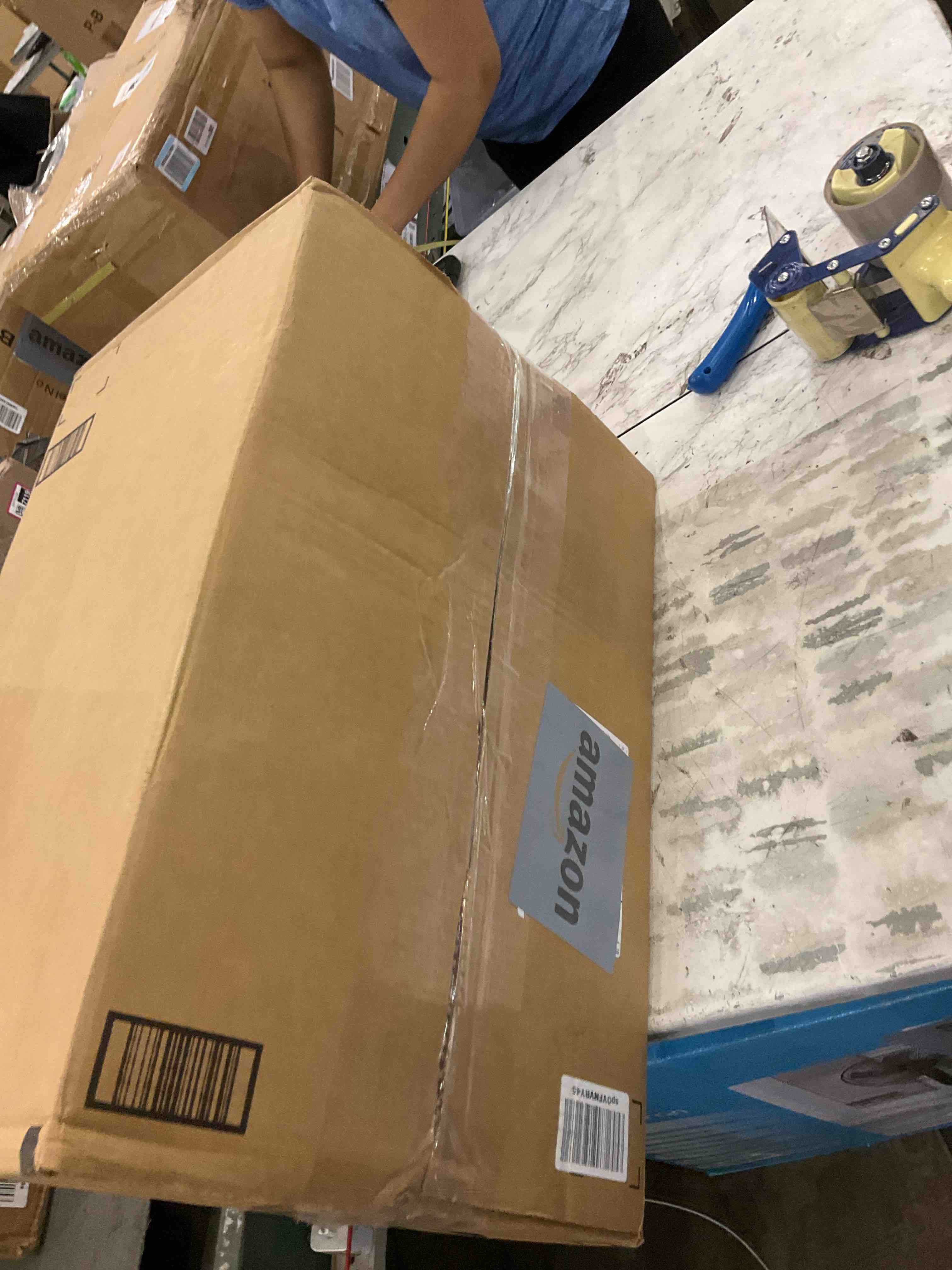 https://s3.amazonaws.com/lotting-images-prod/BargainHunt/EXS01477570_1717606931883.jpeg