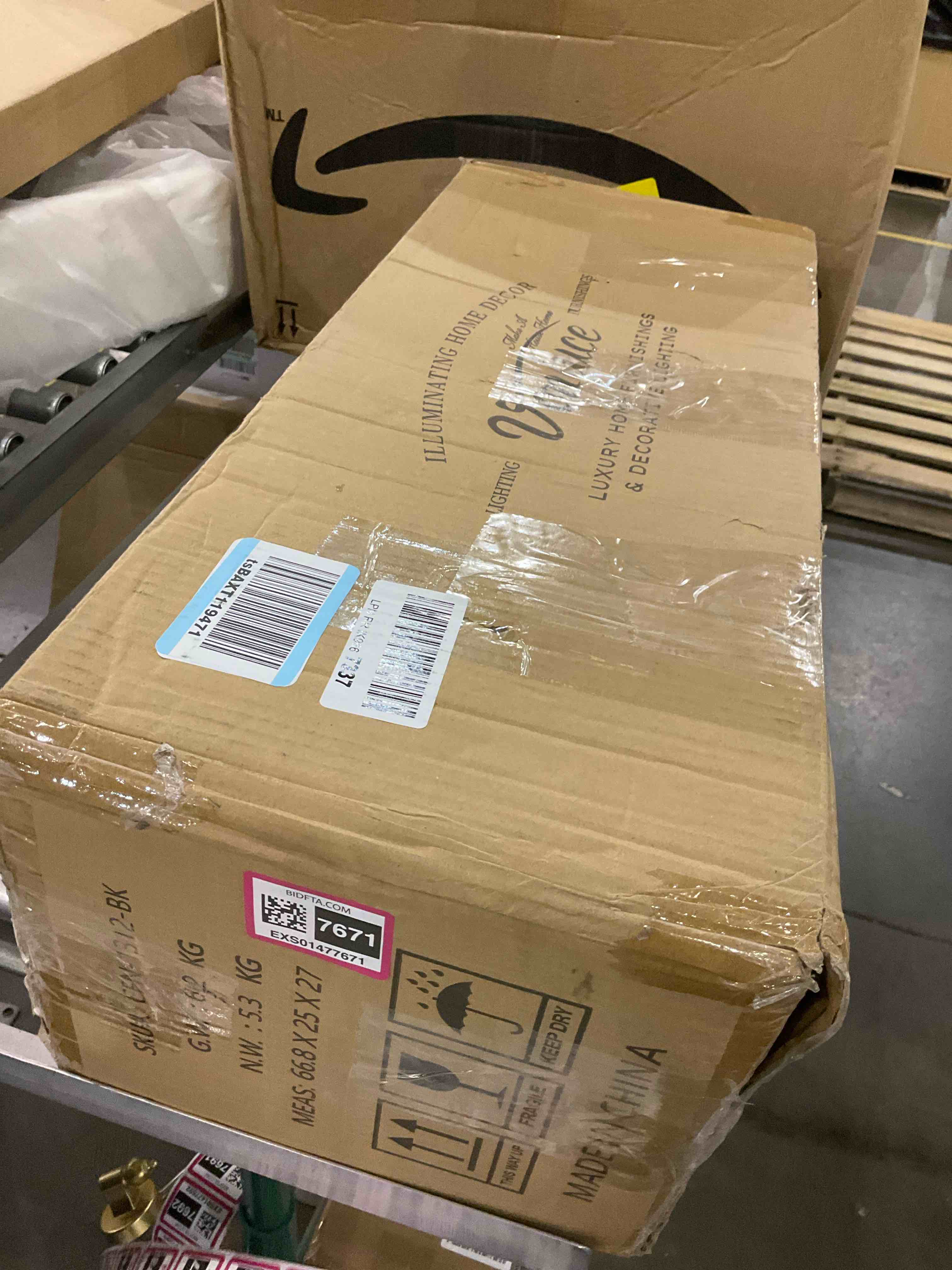 https://s3.amazonaws.com/lotting-images-prod/BargainHunt/EXS01477671_1717676132820.jpeg